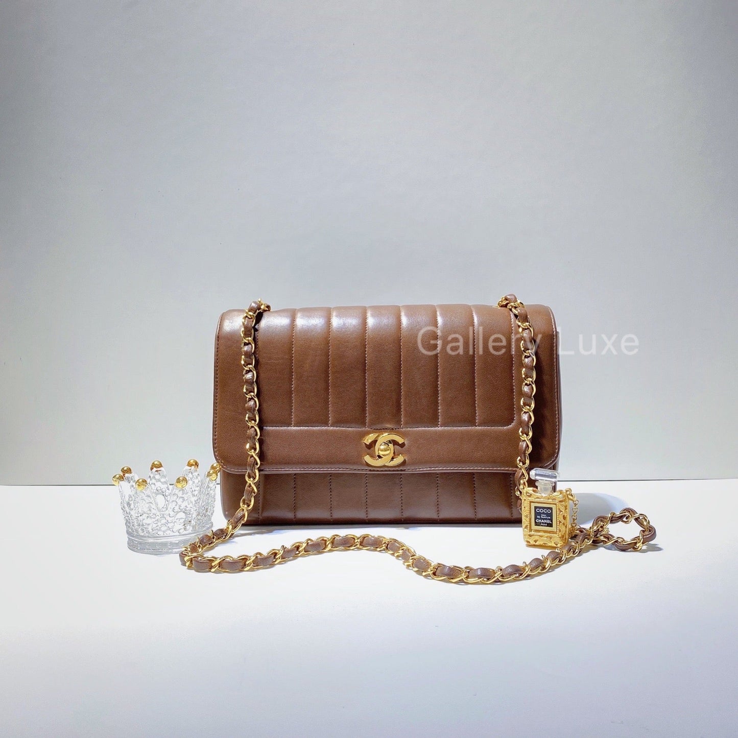 No.2762-Chanel Vintage Lambskin Vertical Lines Flap Bag
