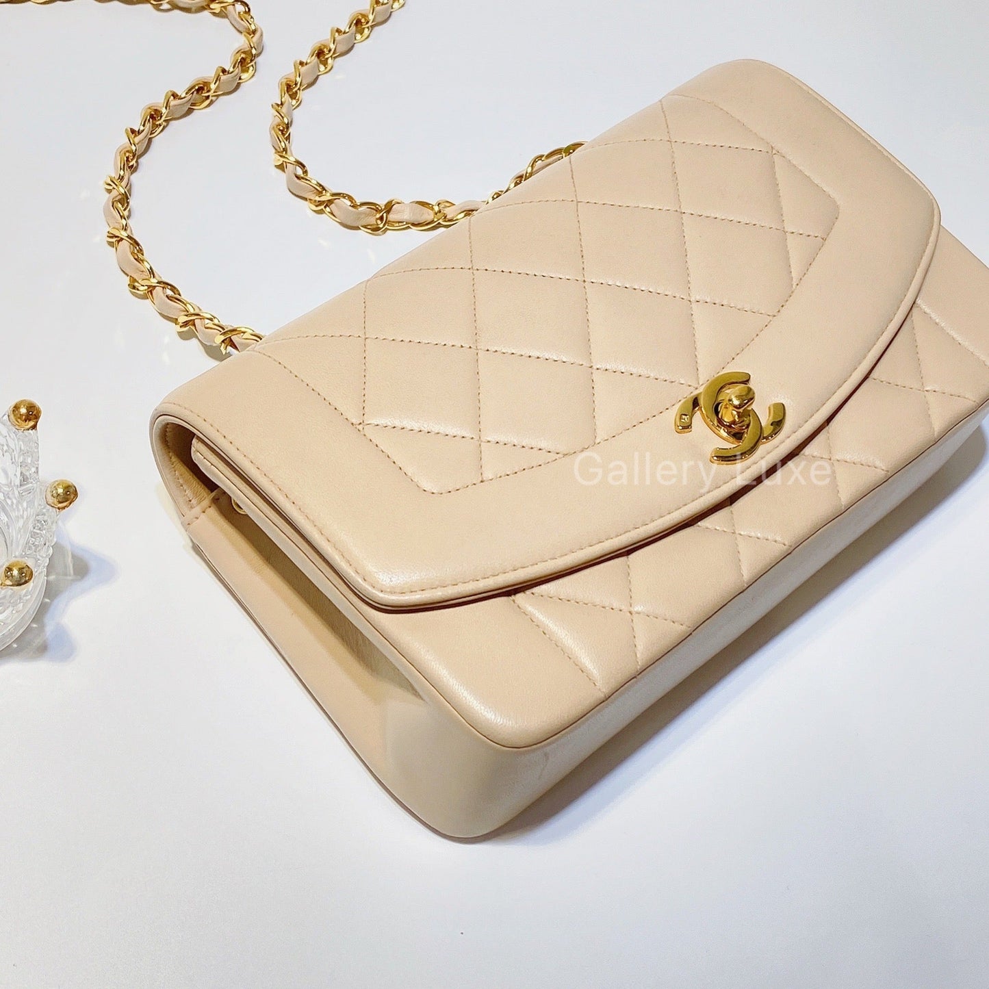 No.2693-Chanel Vintage Lambskin Diana Bag 22cm