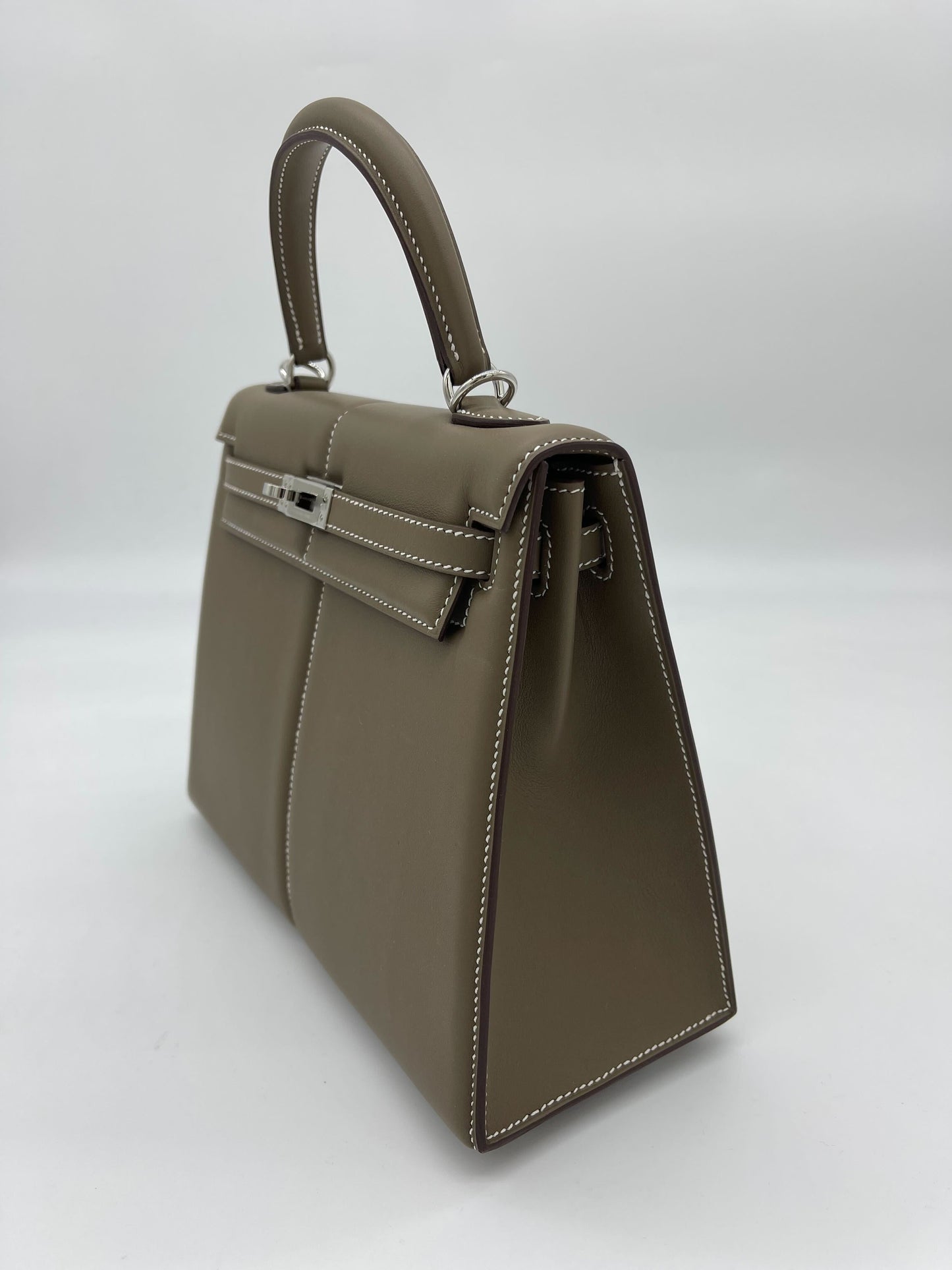 Luxury Hermes Kelly 25 Etoupe Swift Padded Palladium Hardware