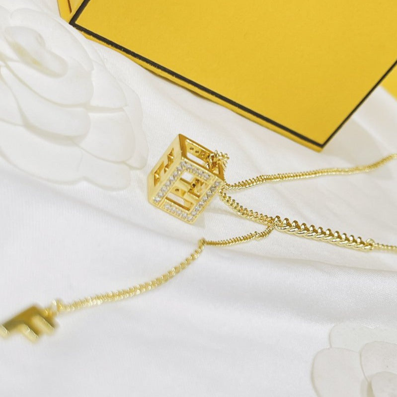 Luxury FendiFF GOLD DIAMOND NECKLACE