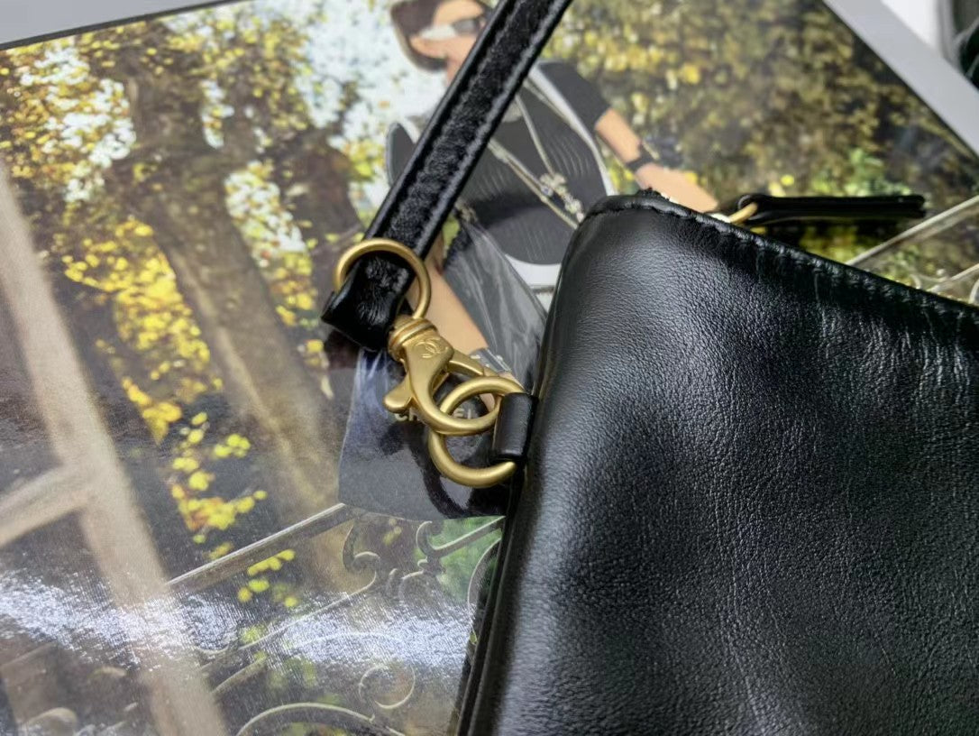 Luxury Chanel HOBO BAG 22 BLACK LAMBSKIN GOLD HARDWARE
