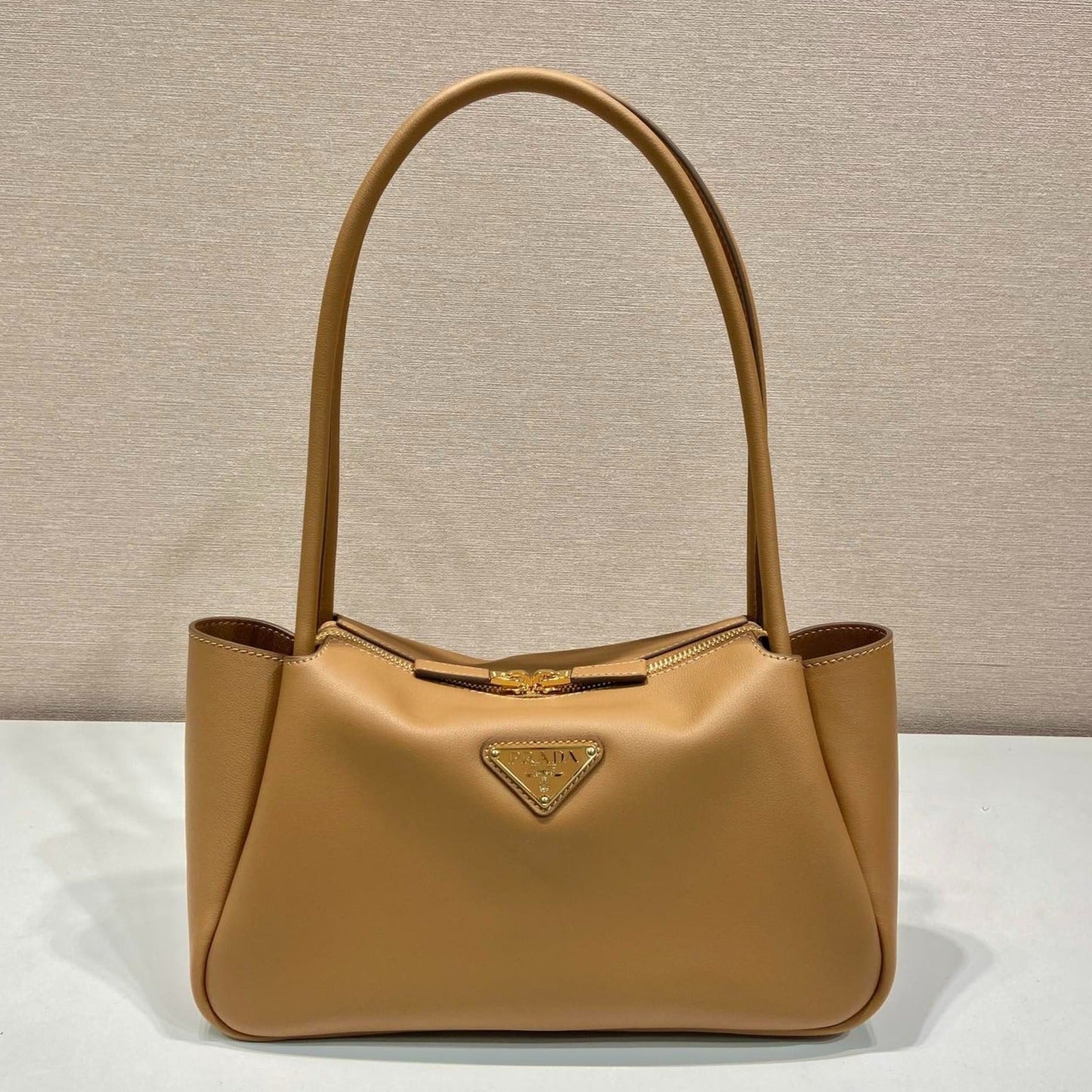 Luxury Prada28 LARGE BEIGE CALFSKIN HANDBAG
