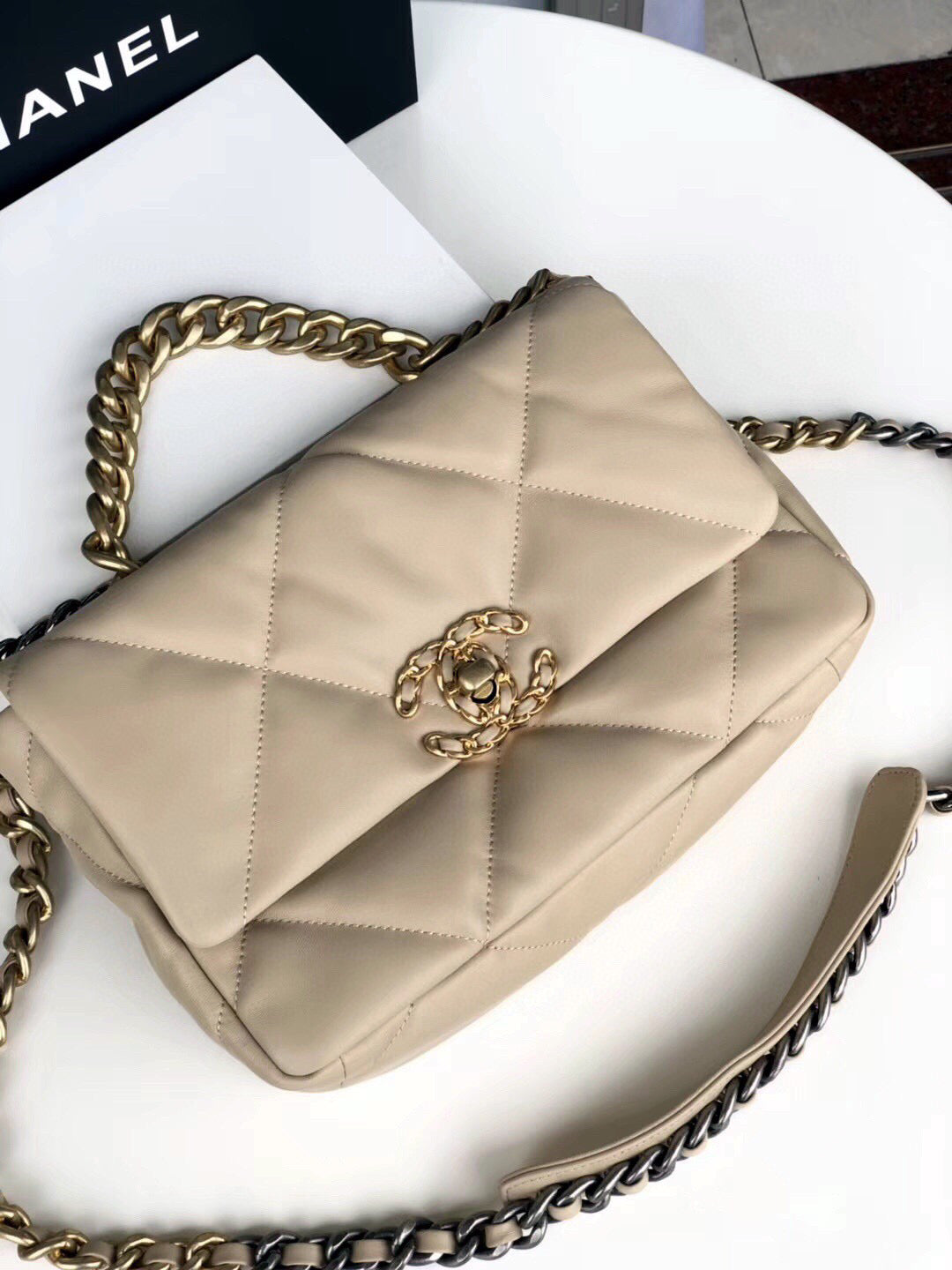 Luxury Chanel 19 FLAP BAG CREAM GOATSKIN GOLD HARDWARE
