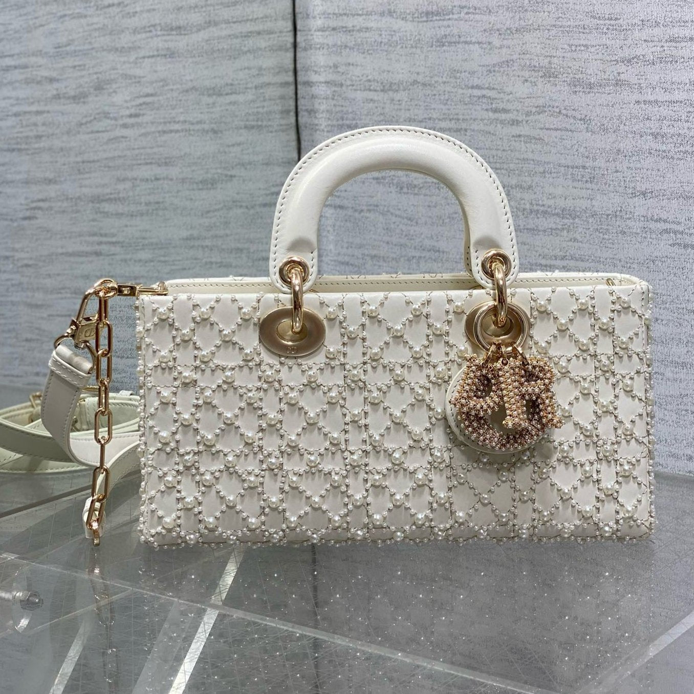 Luxury DiorMEDIUM LADY D-JOY 26 WHITE LATTE CALFSKIN PEARL