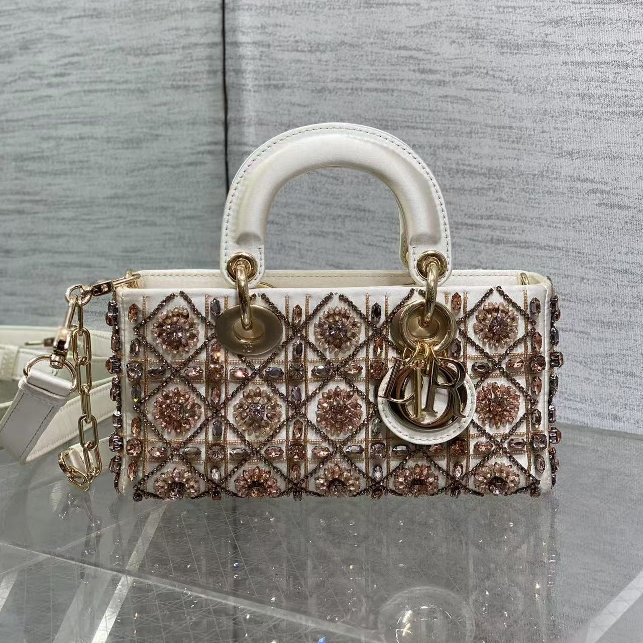 Luxury DiorLady D-Joy Bag 22 White Lambskin Pink Bead Embroidery
