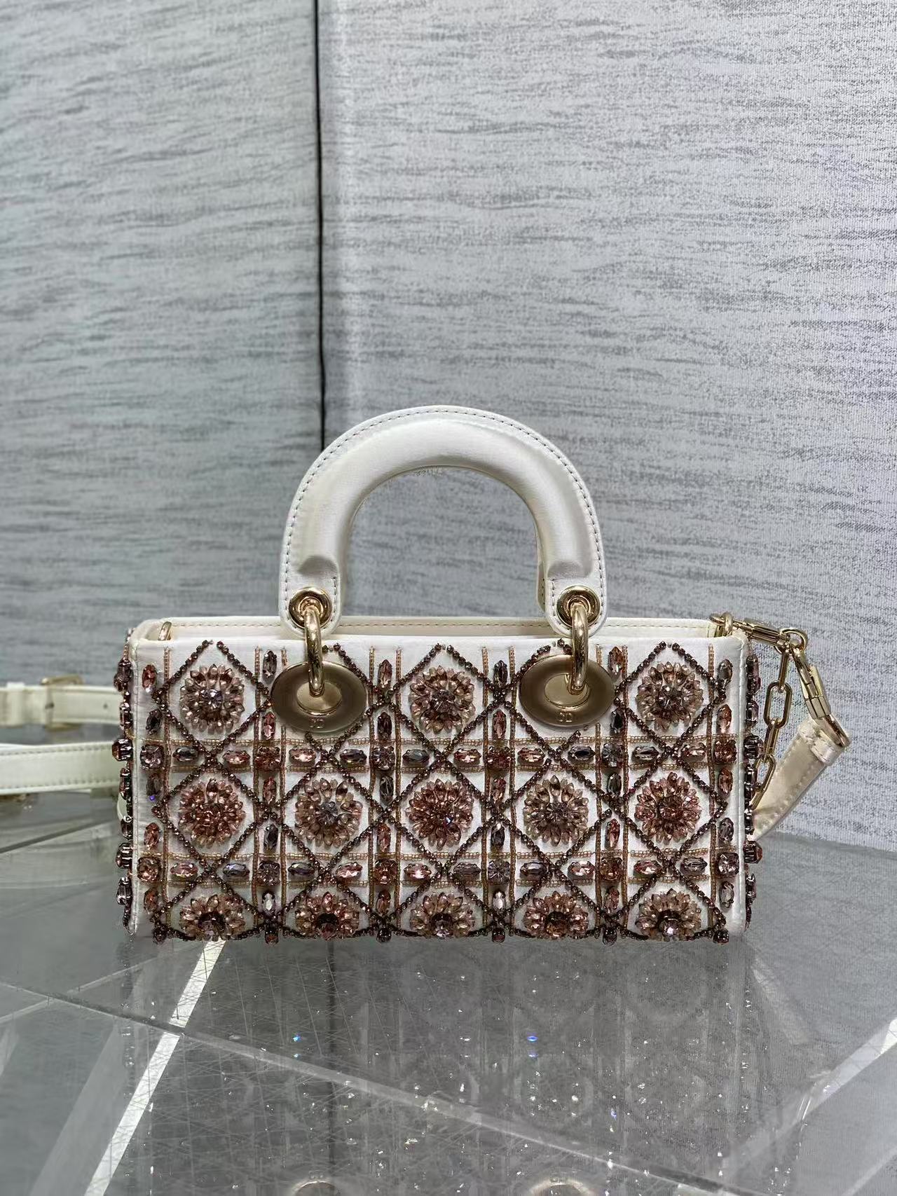 Luxury DiorLady D-Joy Bag 22 White Lambskin Pink Bead Embroidery