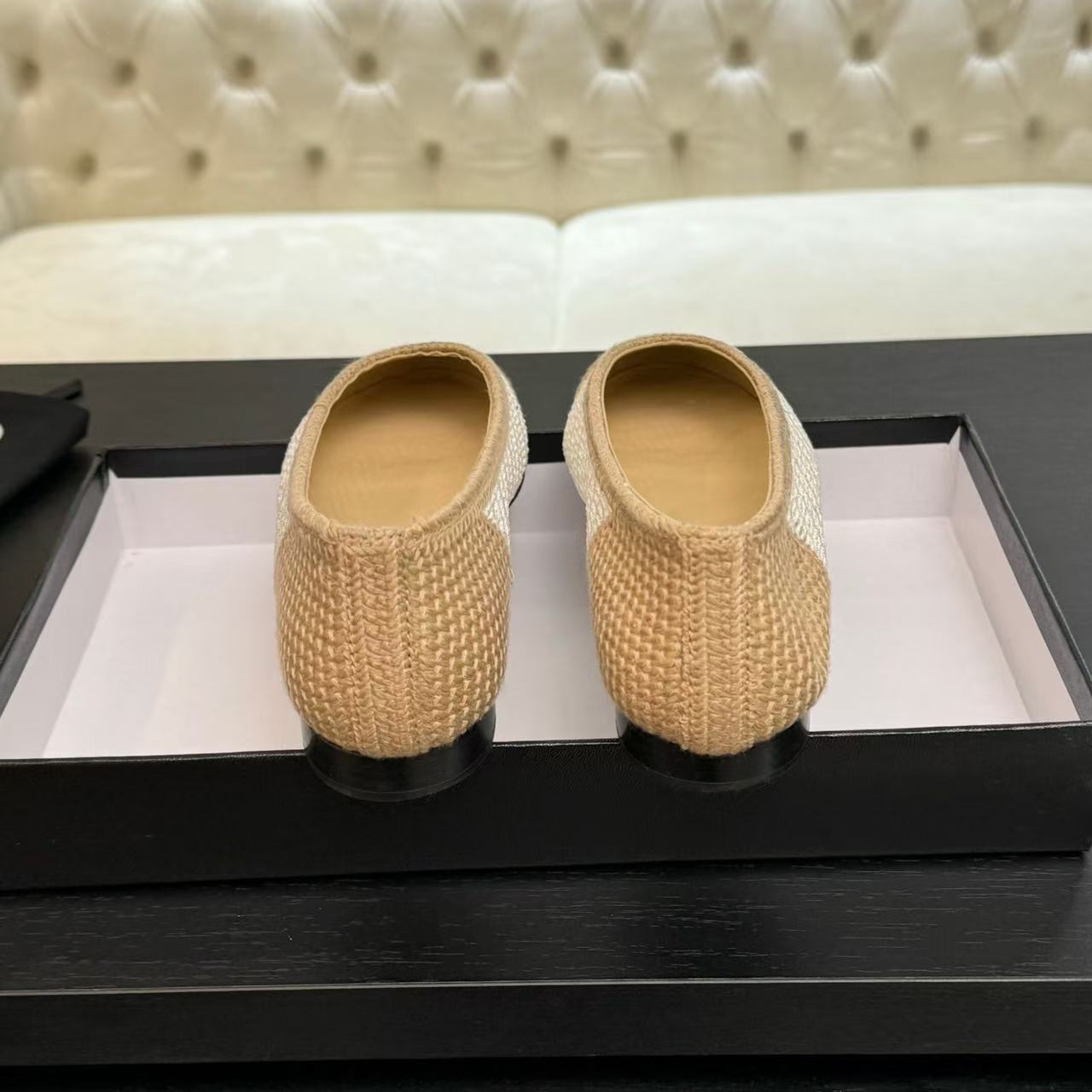 Luxury Chanel 25 Ballet Flat White Beige Raffia
