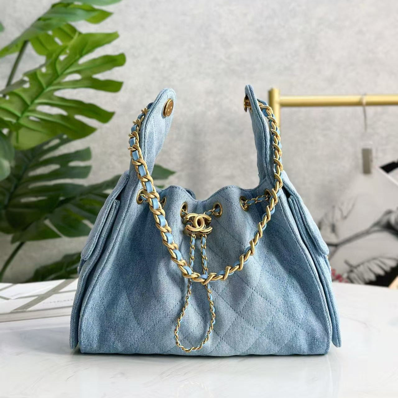 Luxury Chanel 25C Hobo Bag 30cm Light Blue Denim