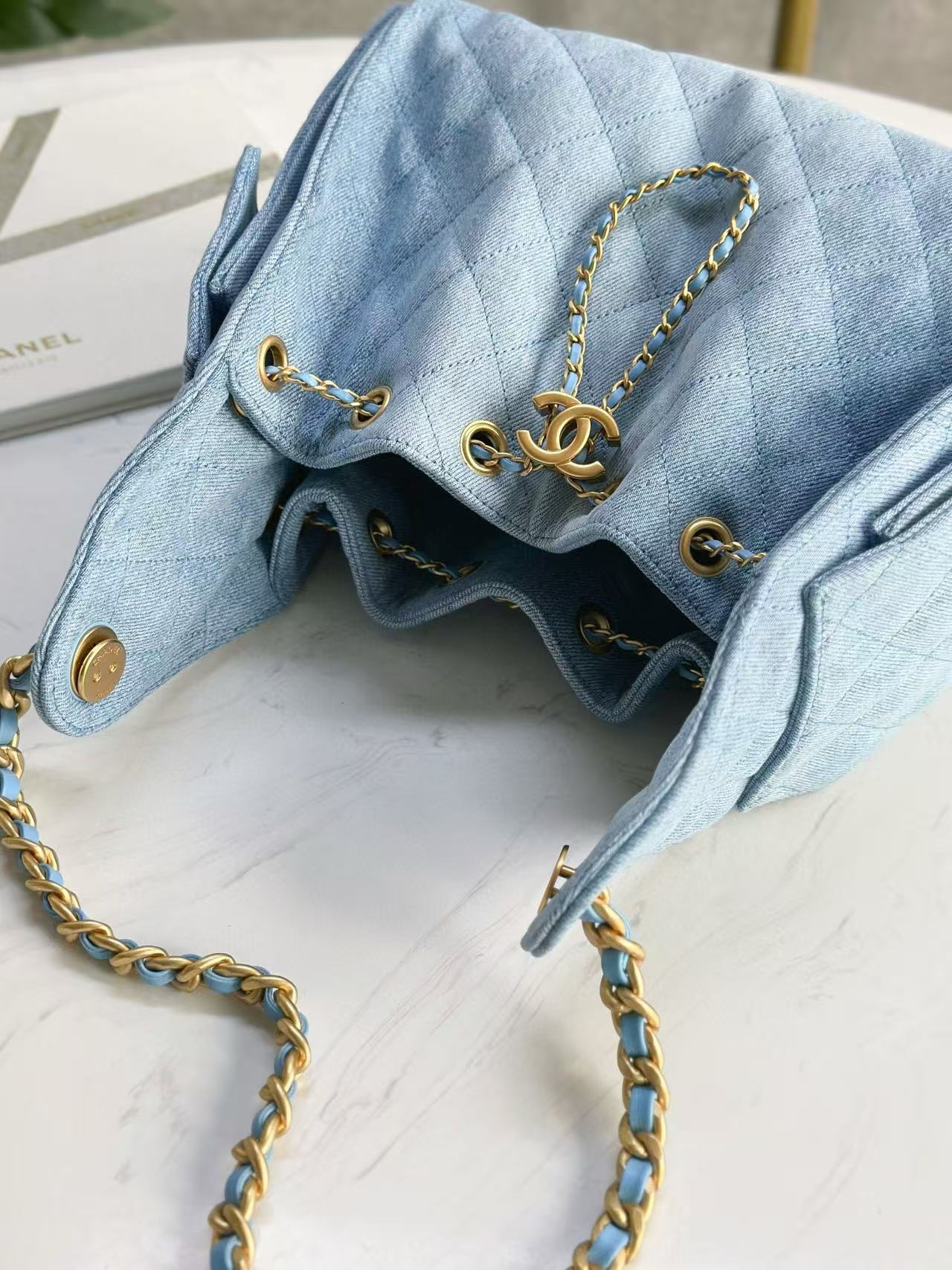 Luxury Chanel 25C Hobo Bag 30cm Light Blue Denim