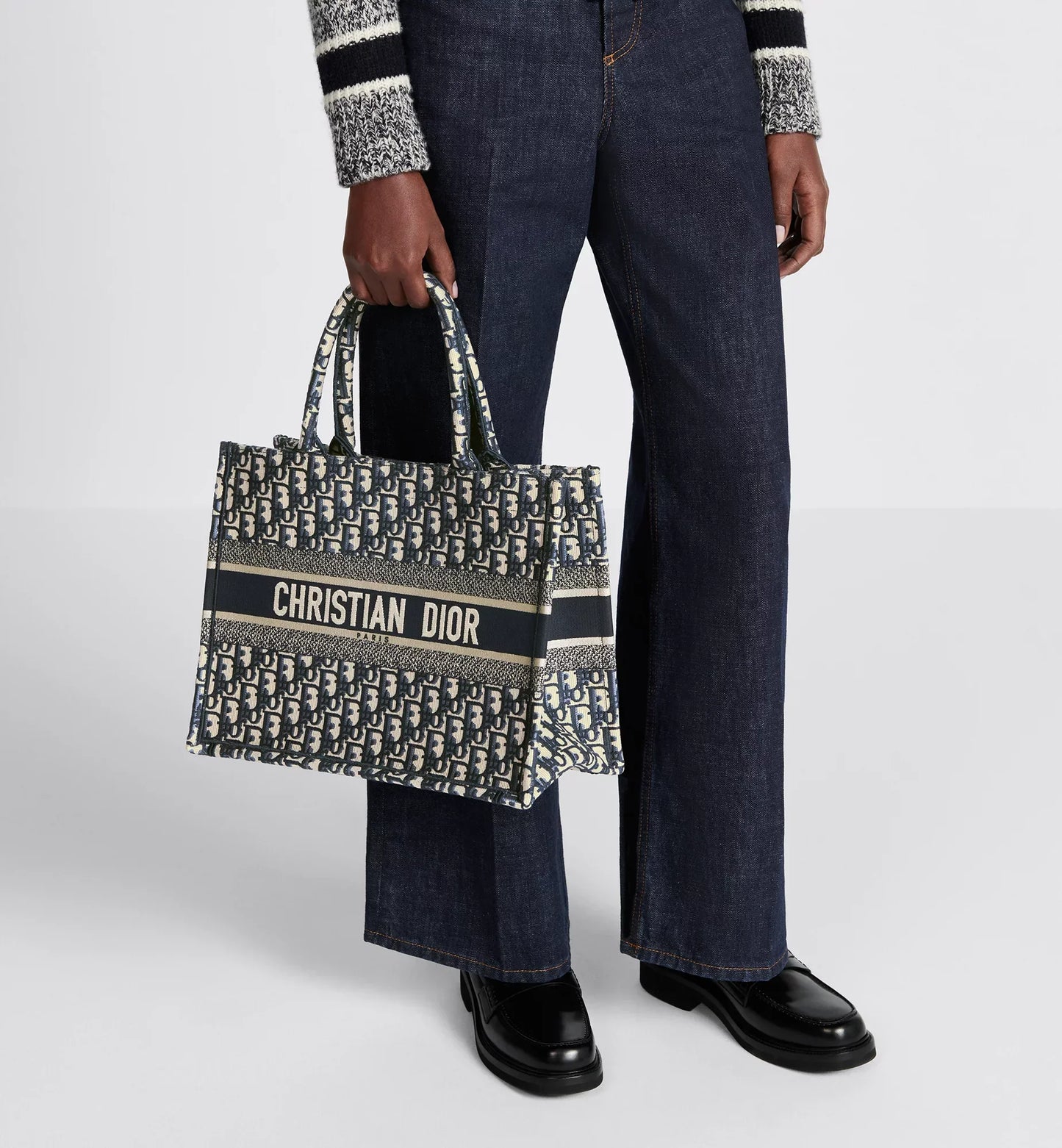 Medium Luxury Dior Book Tote Ecru and Blue Luxury Dior Oblique Embroidery