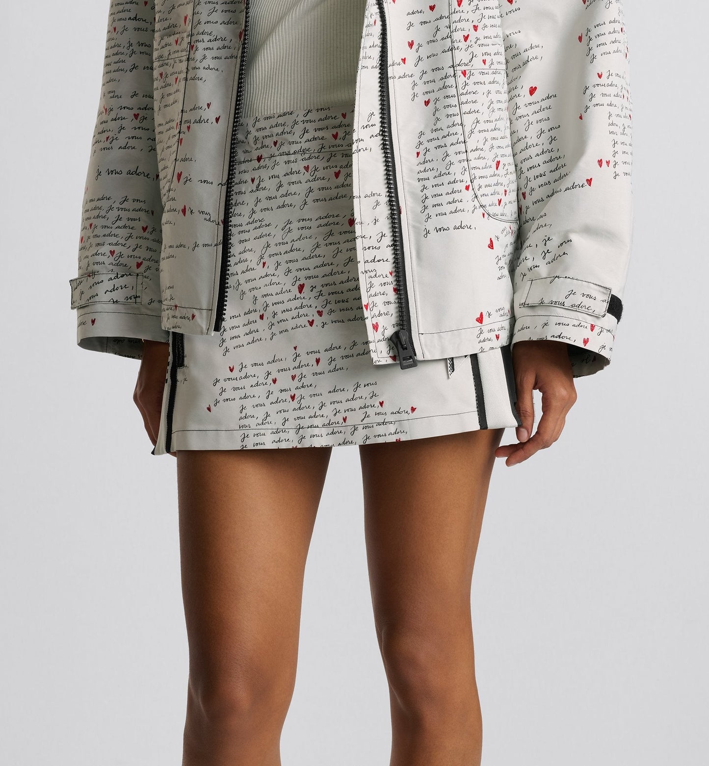 Luxury Dioramour Skort White Technical Taffeta Jacquard With Black And Red Je Vous Adore Motif