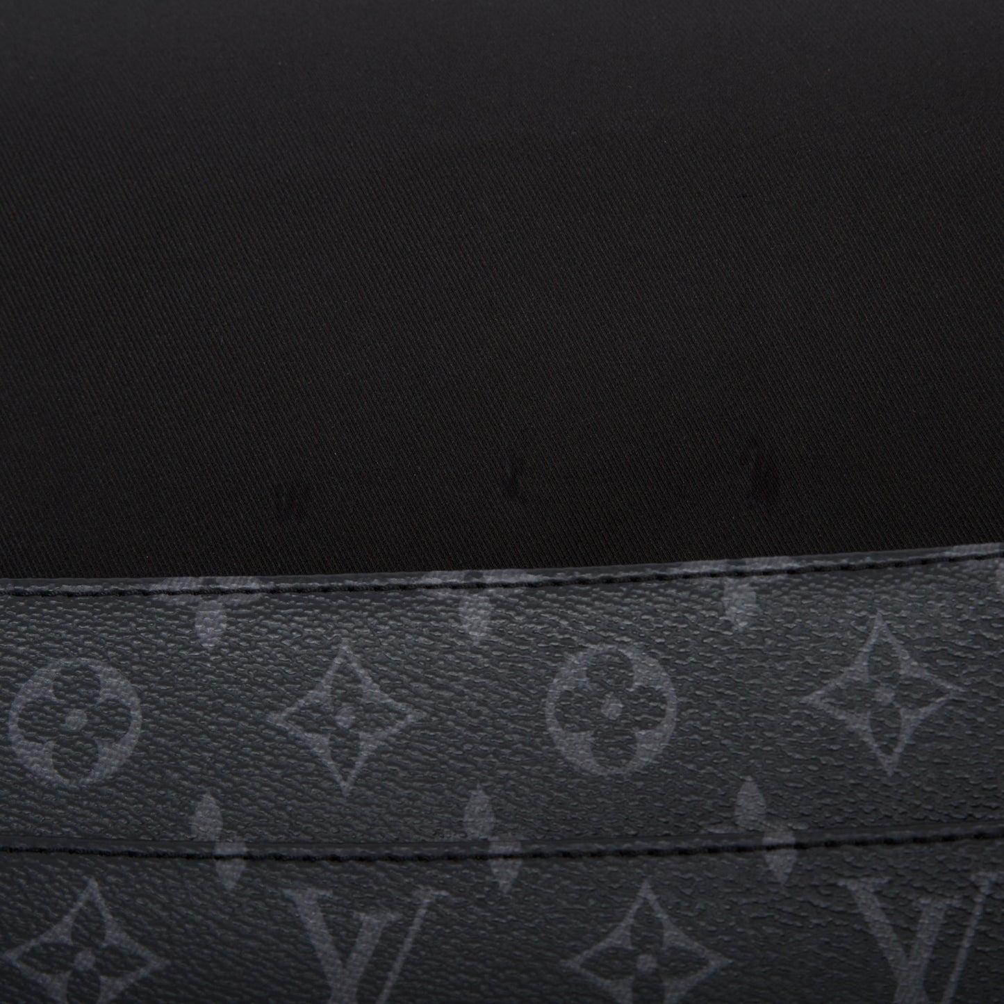 Louis Vuitton 2020 Monogram Eclipse District MM