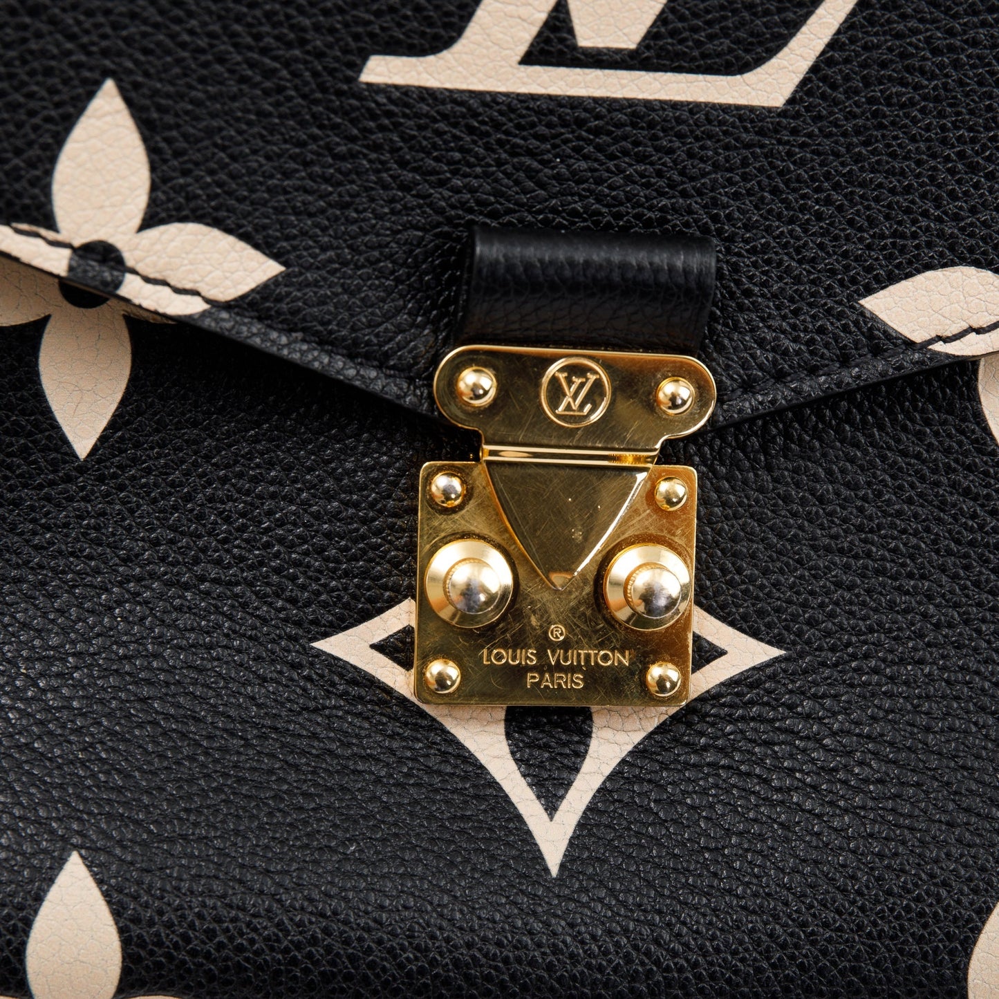 Louis Vuitton 2022 Bicolor Monogram Empreinte Pochette Metis