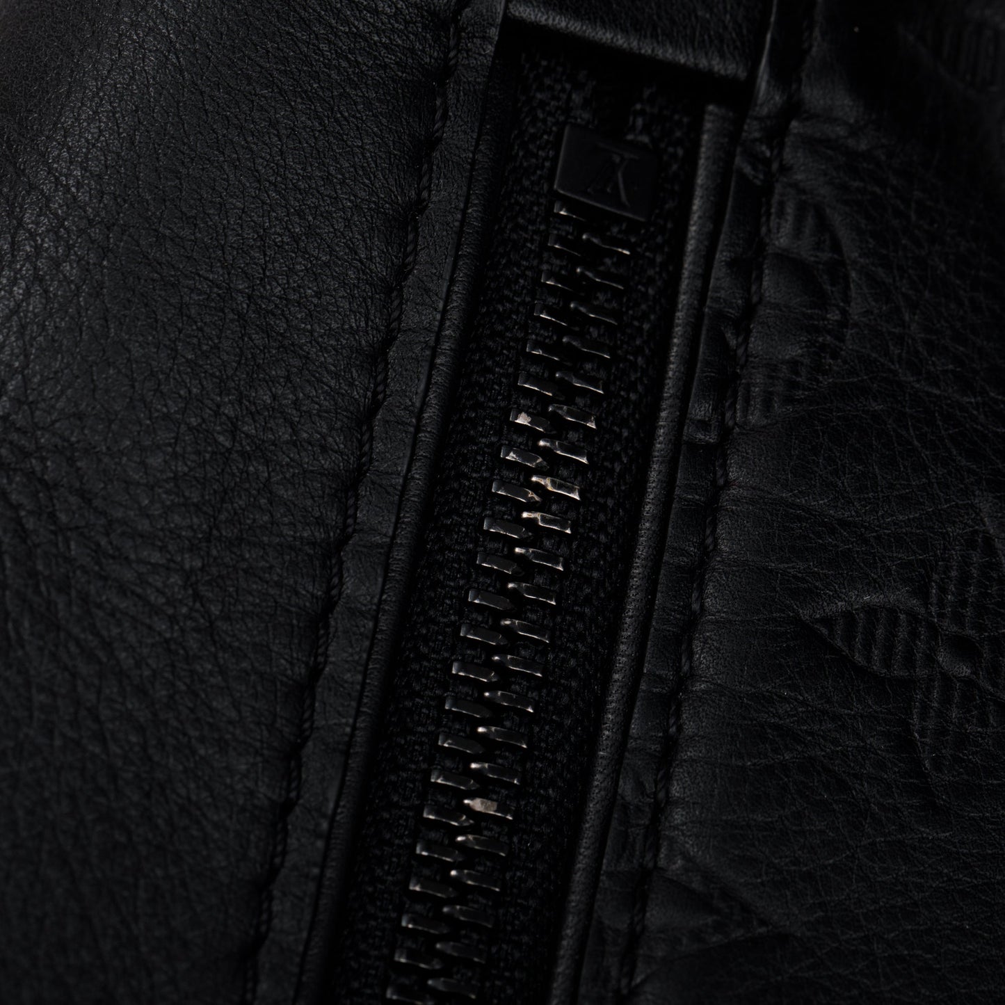 Louis Vuitton Black Monogram Shadow Calfskin Leather Discovery Bumbag