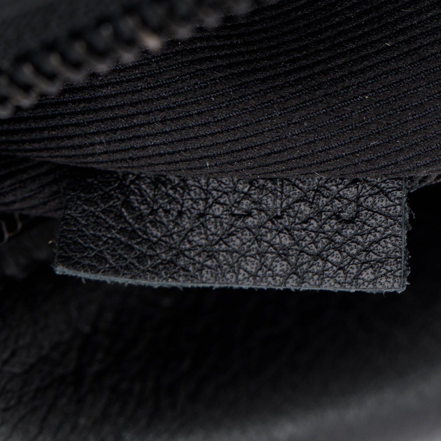 Louis Vuitton Black Monogram Shadow Calfskin Leather Discovery Bumbag