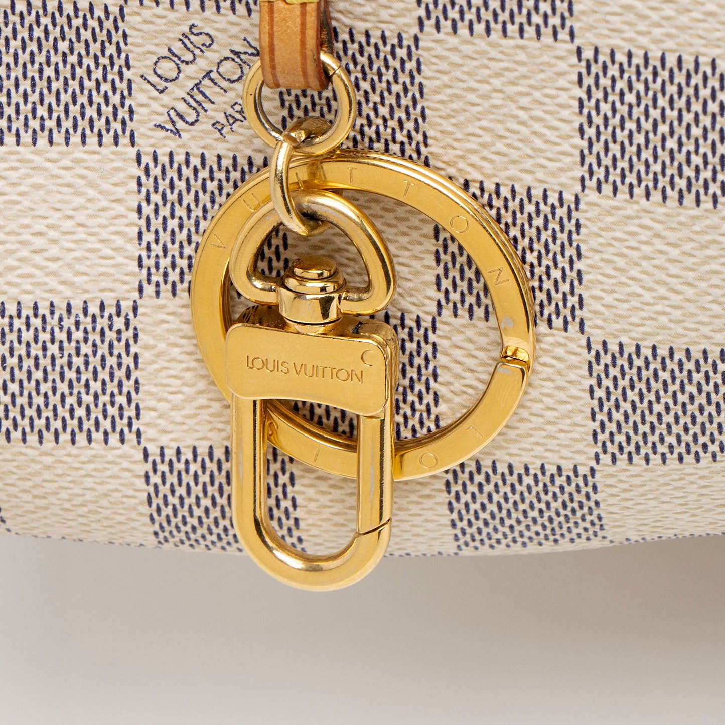 Louis Vuitton Damier Azur Artsy MM Shoulder Bag (SHF-D9Abmw)