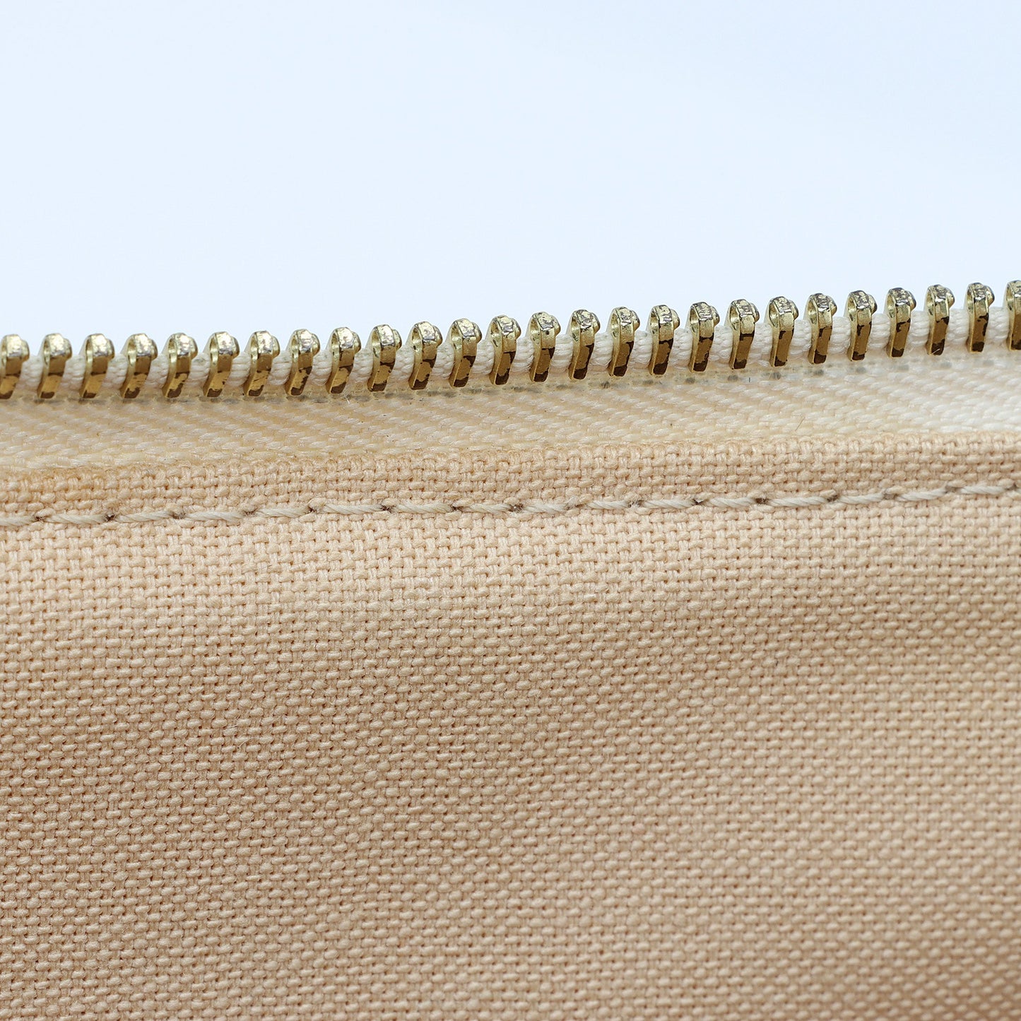 Louis Vuitton Damier Azur Totally MM Tote (SHF-ULoSV5)