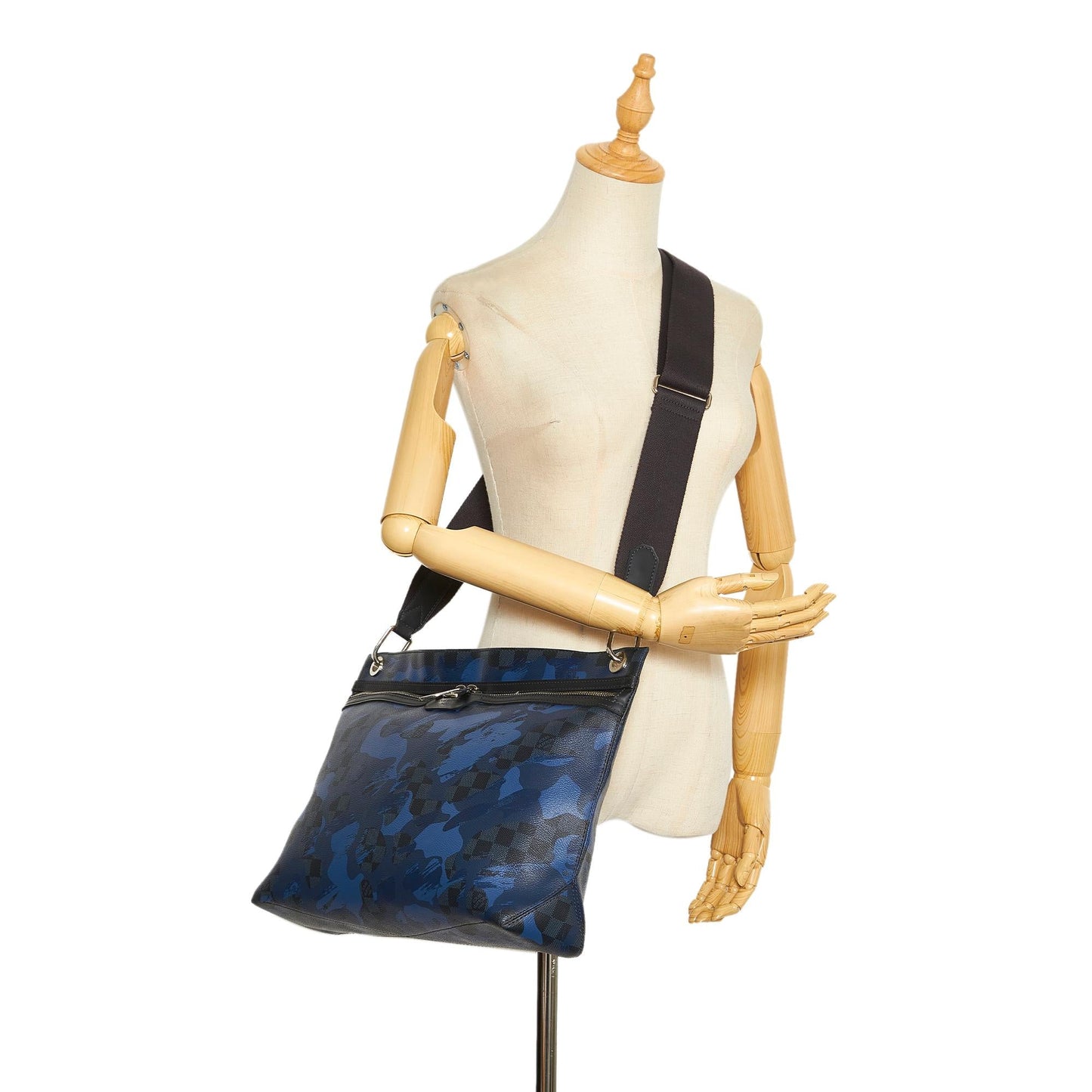 Louis Vuitton Damier Cobalt Camouflage Hunter Crossbody Bag (SHG-j3GI9C)