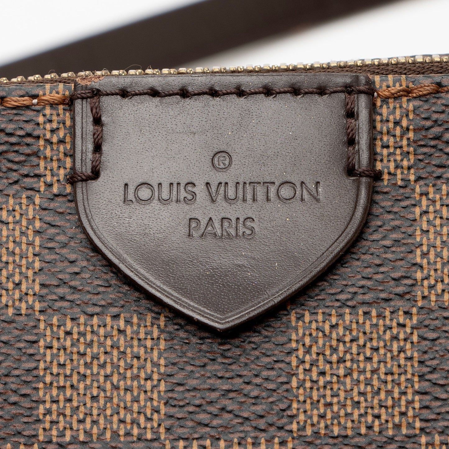 Louis Vuitton Damier Ebene Caissa PM Tote (SHF-T5volL)