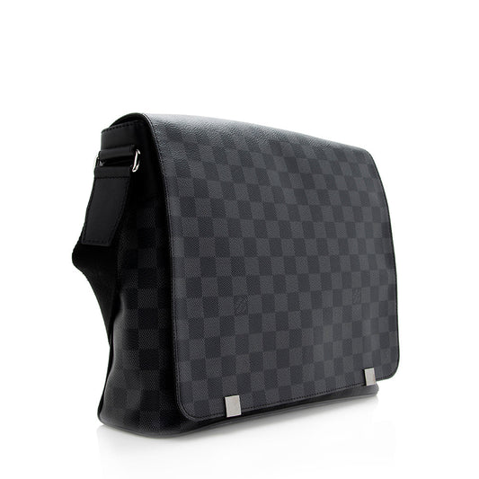 Louis Vuitton Damier Graphite District MM Messenger Bag (SHF-19605)