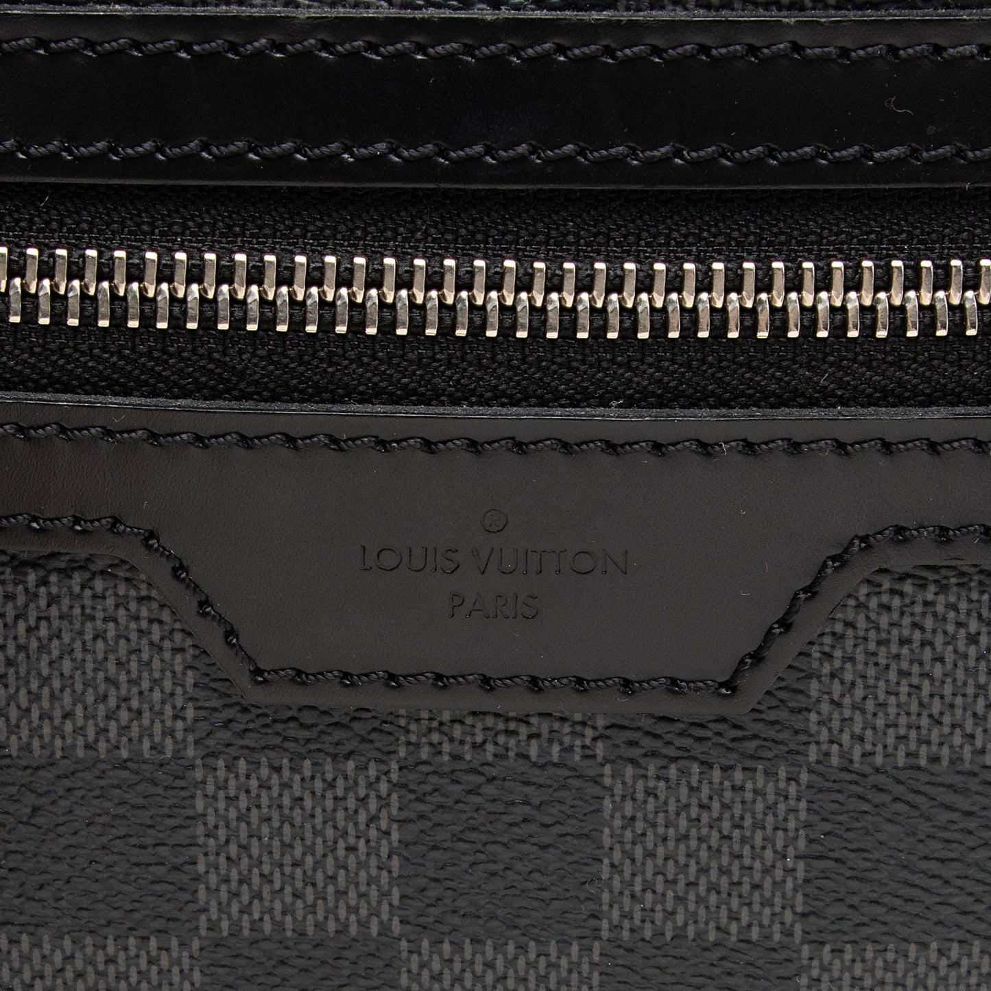 Louis Vuitton Damier Graphite Michael Backpack (SHF-xOritr)
