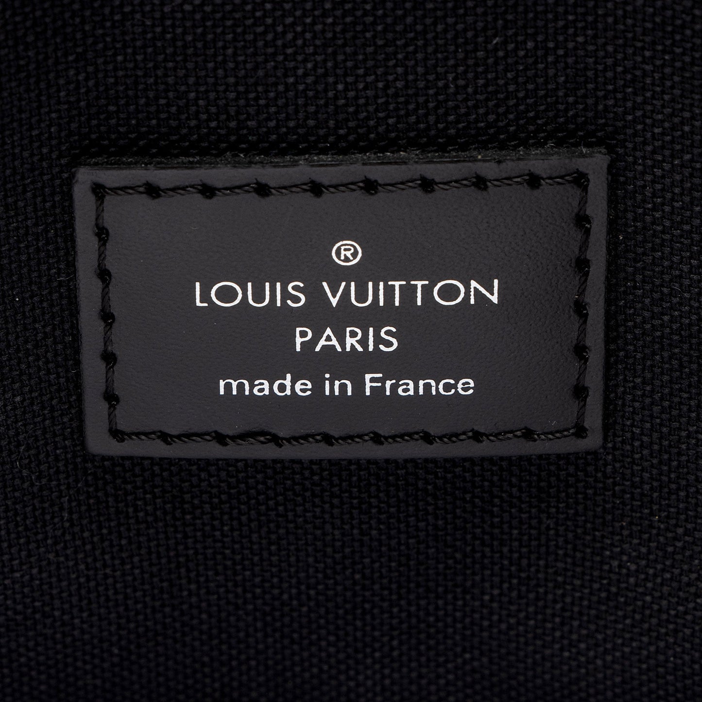 Louis Vuitton Damier Graphite Tadao PM Tote (SHF-Oxs4yX)