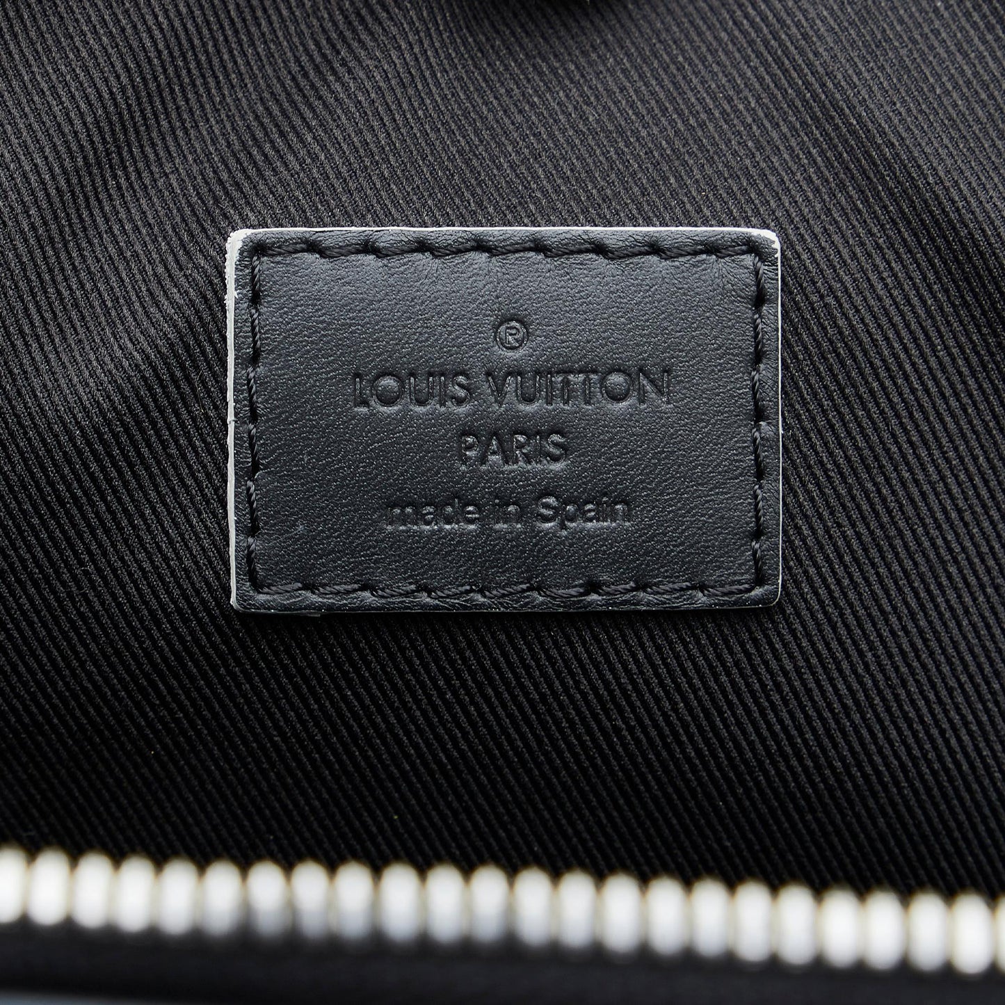Louis Vuitton Damier Infini Avenue Backpack (SHG-wDP3YN)