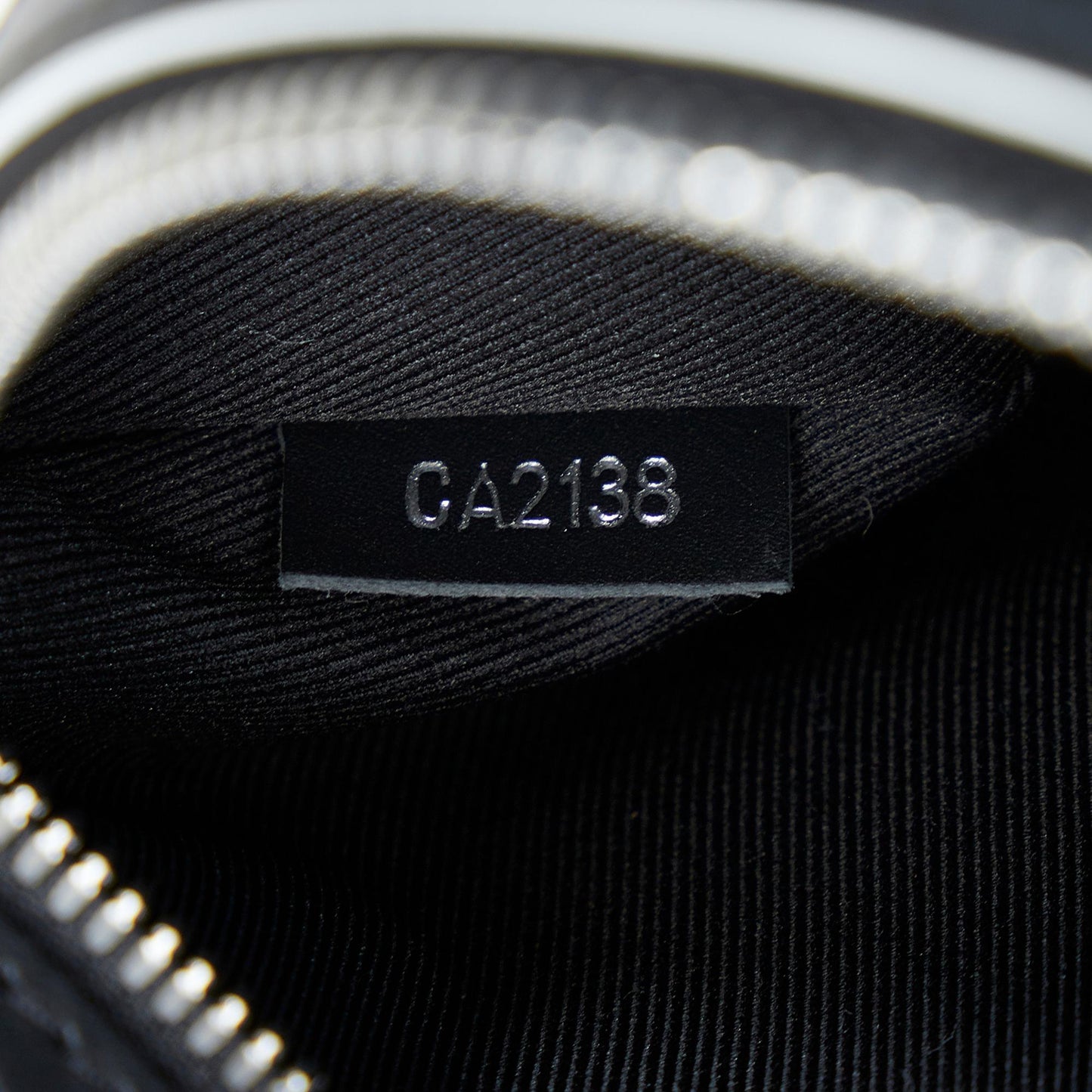 Louis Vuitton Damier Infini Avenue Backpack (SHG-wDP3YN)