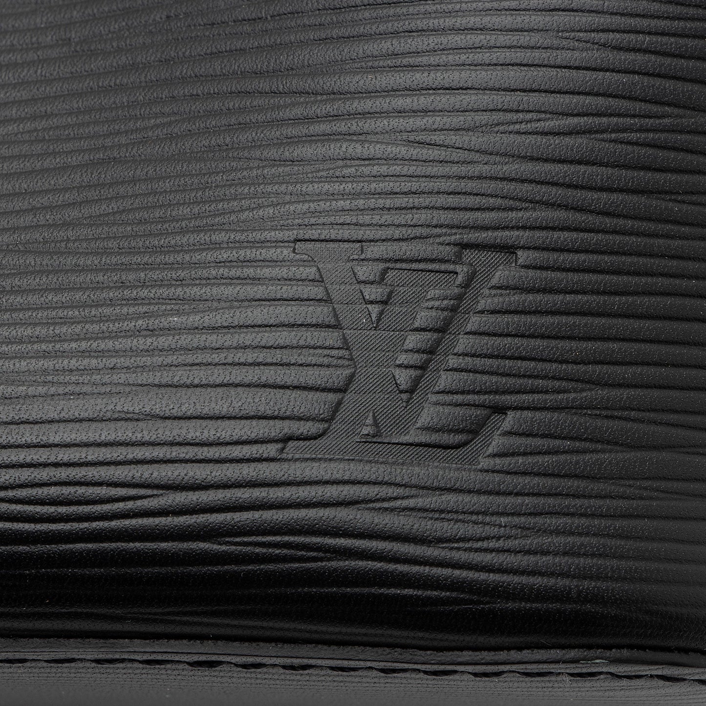Louis Vuitton Epi Leather Neverfull MM Tote (SHF-r2vCkY)