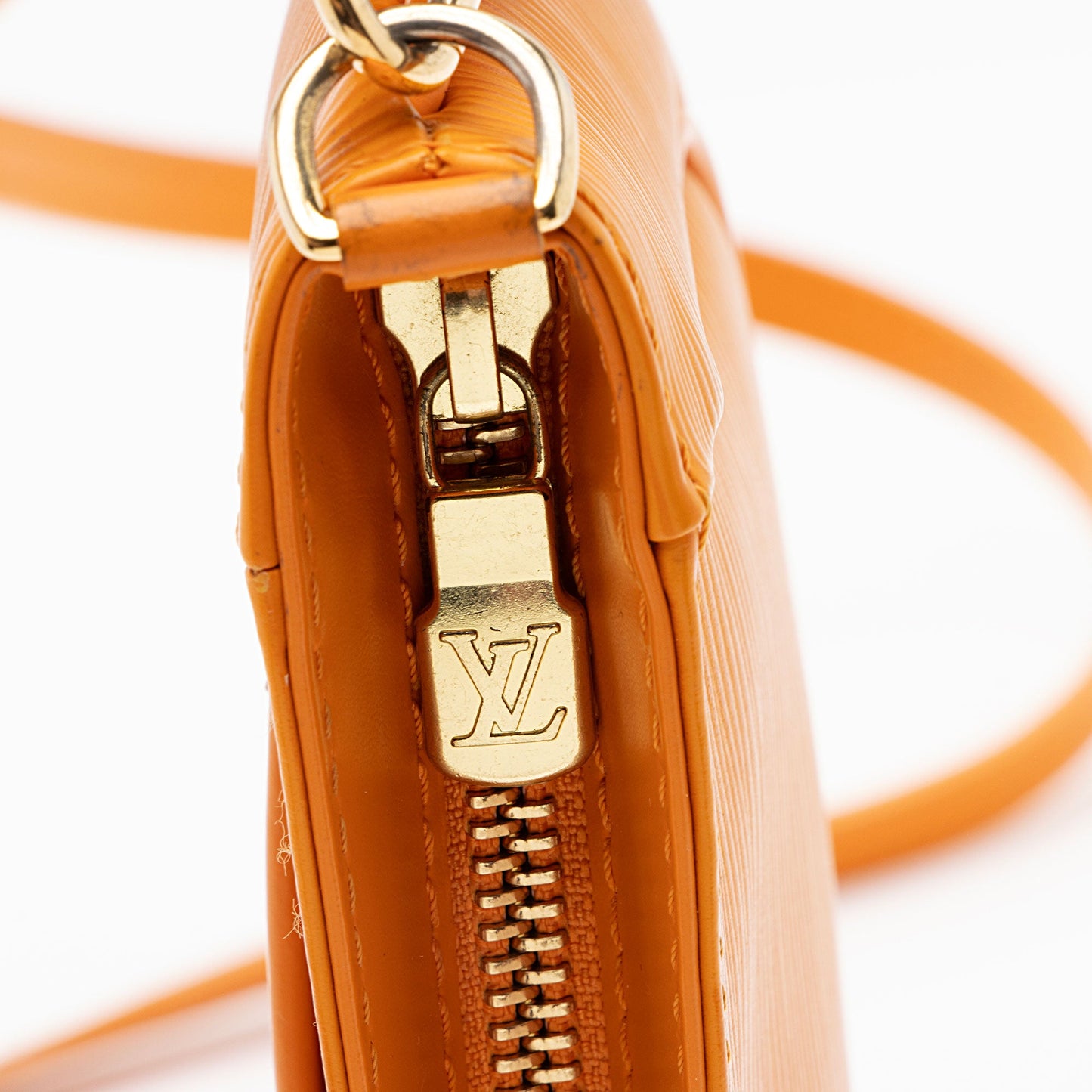 Louis Vuitton Epi Leather Sarvanga Crossbody Bag (SHF-w7HIo7)