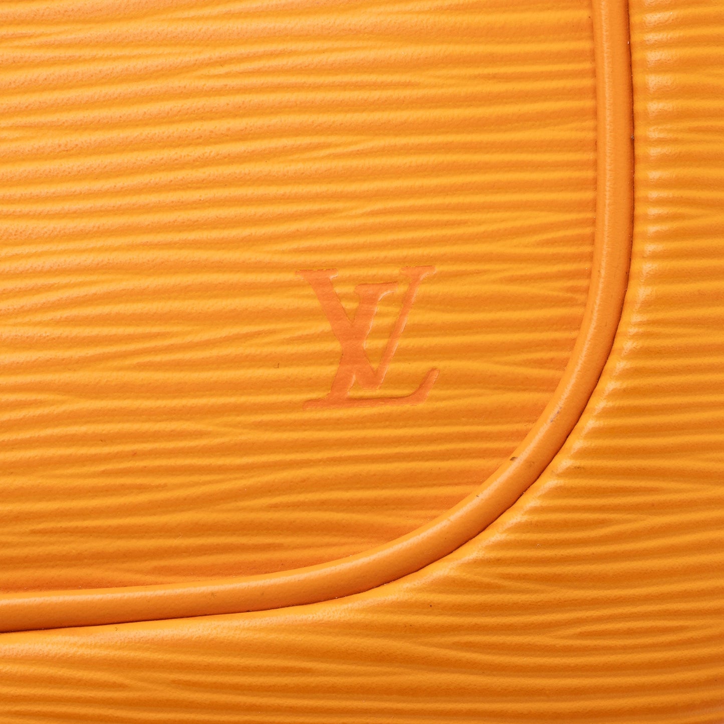 Louis Vuitton Epi Leather Sarvanga Crossbody Bag (SHF-w7HIo7)
