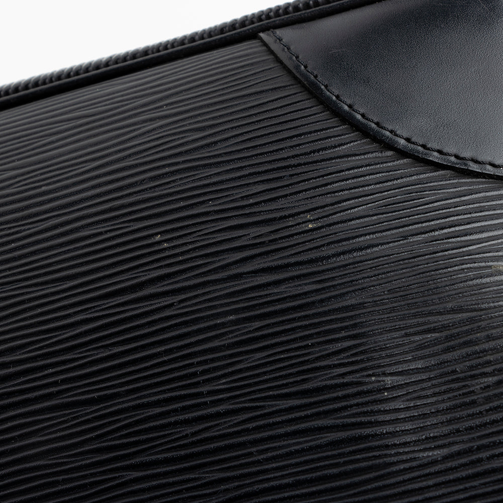 Louis Vuitton Epi Segur Pochette Shoulder Bag (SHF-17720)