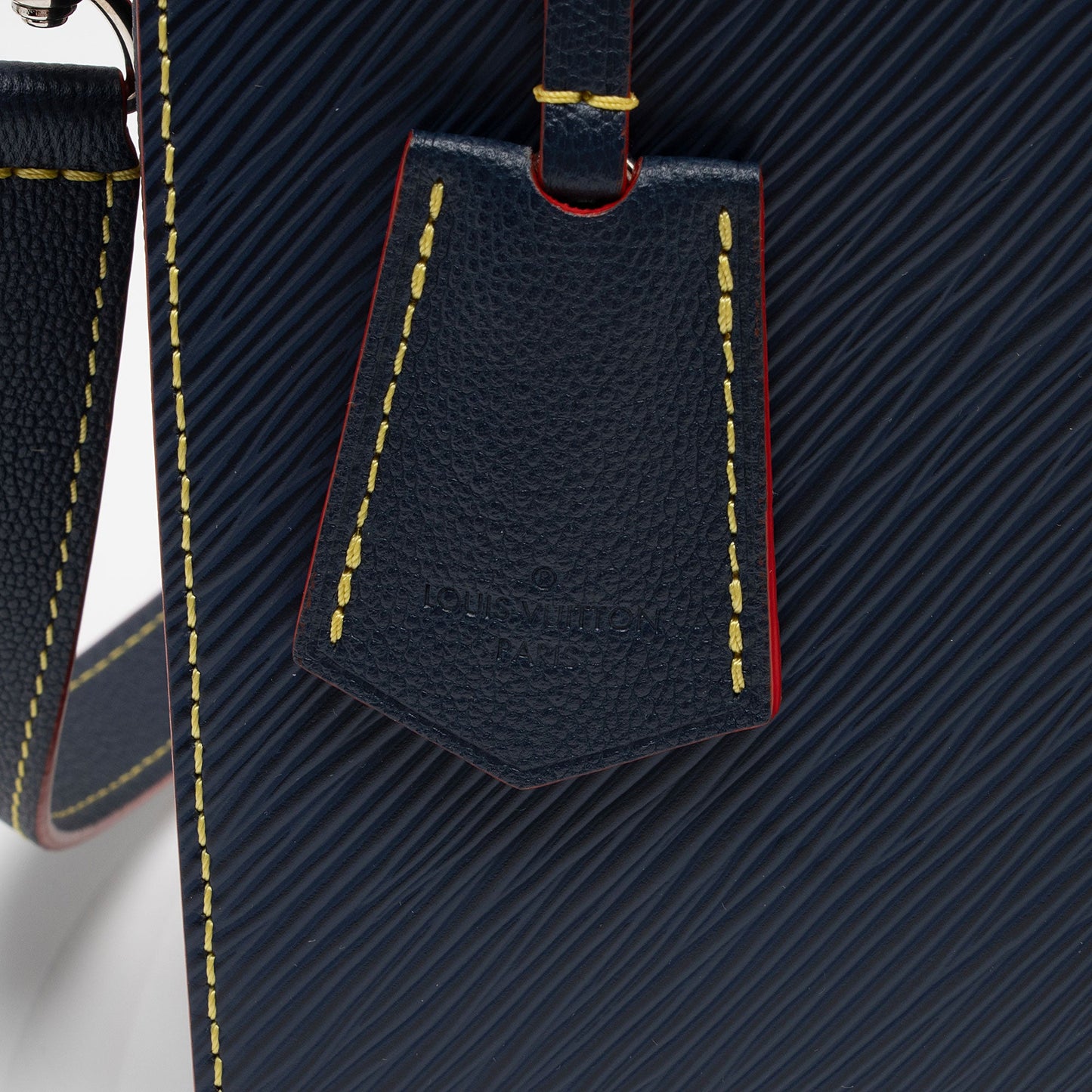 Louis Vuitton Epi Leather Twist Tote (SHF-4ToptI)