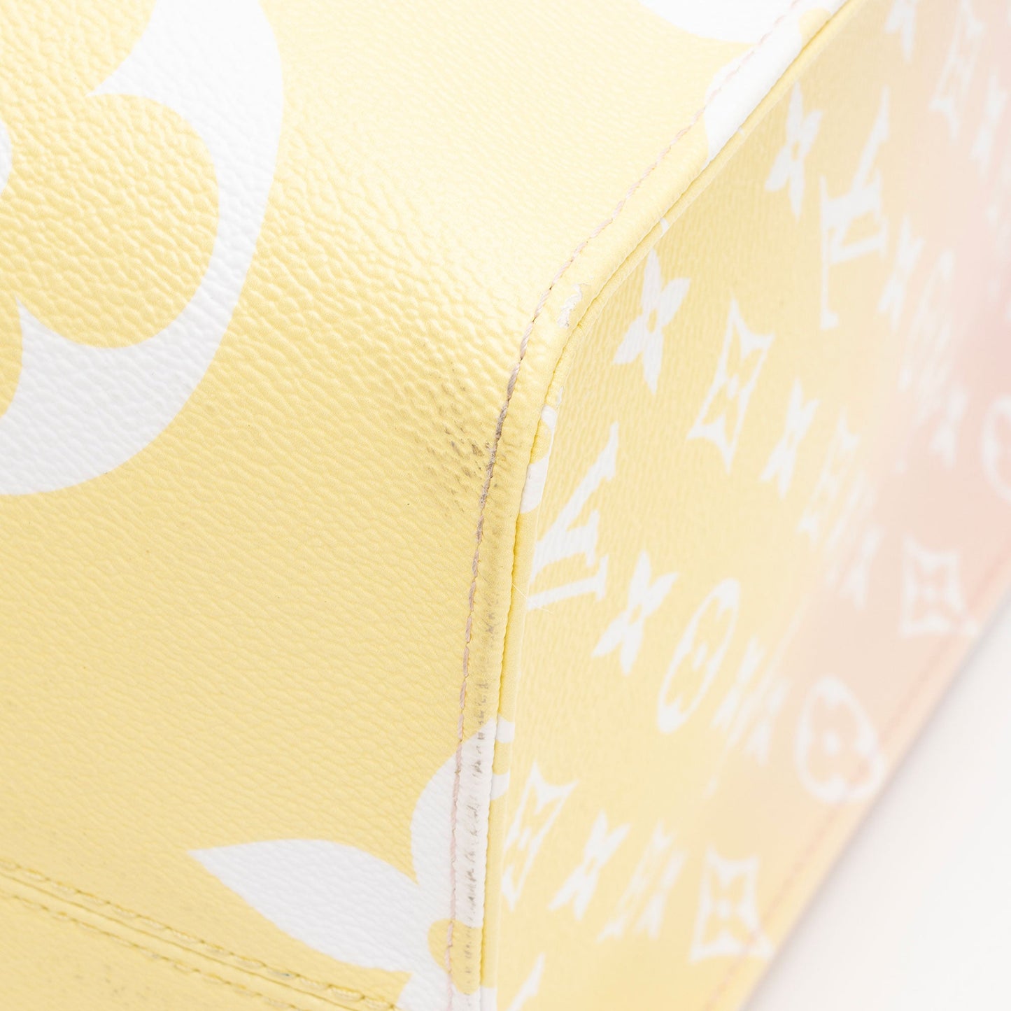 Louis Vuitton Giant Monogram Canvas By The Pool Onthego GM Tote (SHF-GW7dzi)