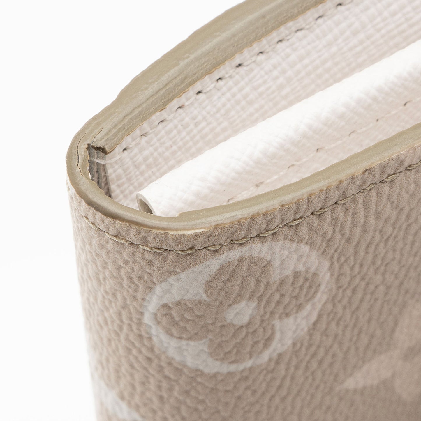 Louis Vuitton Giant Monogram Canvas By The Pool Sarah Wallet (SHF-cCXHLx)