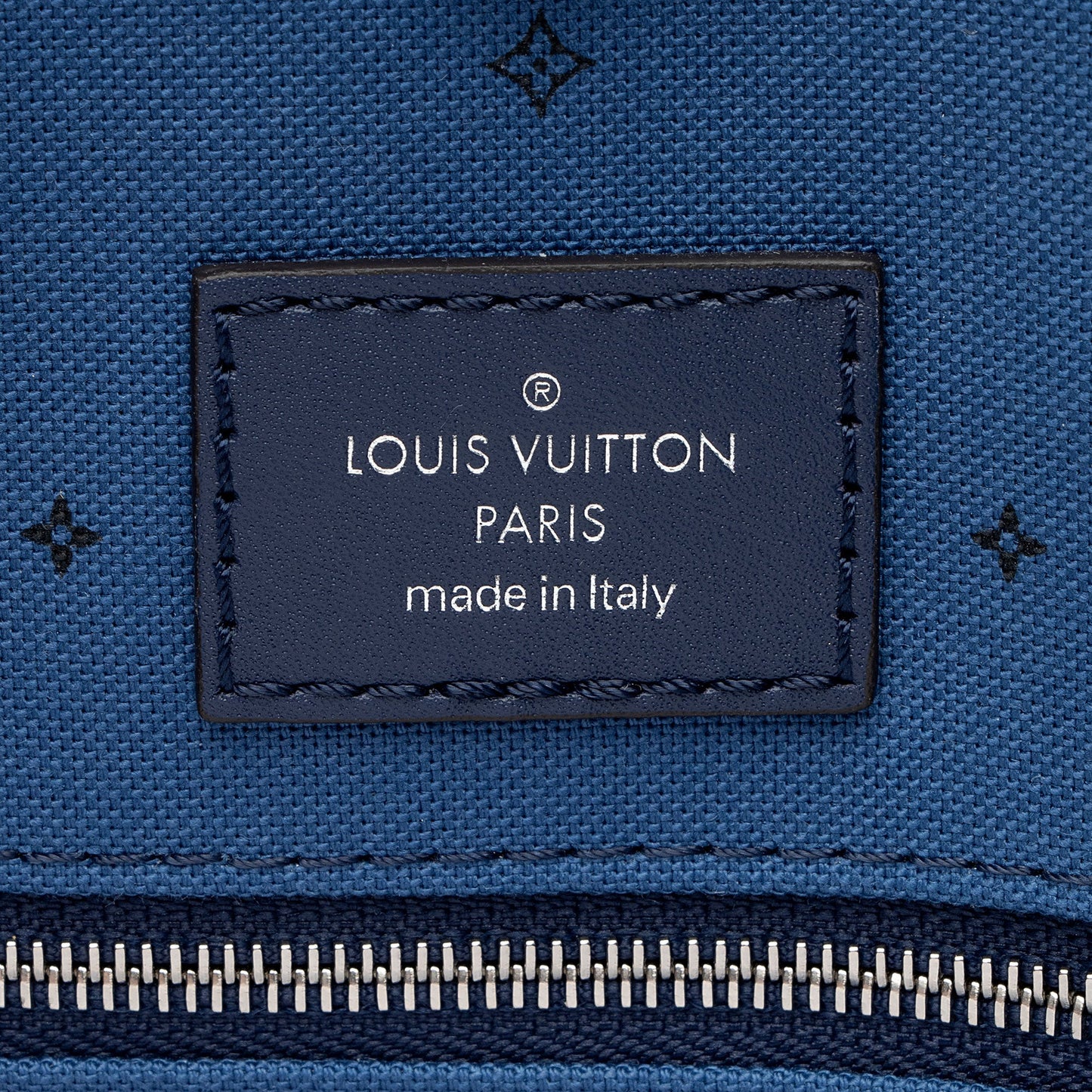 Louis Vuitton Giant Monogram Canvas Escale Onthego GM Tote (SHF-EJNgea)