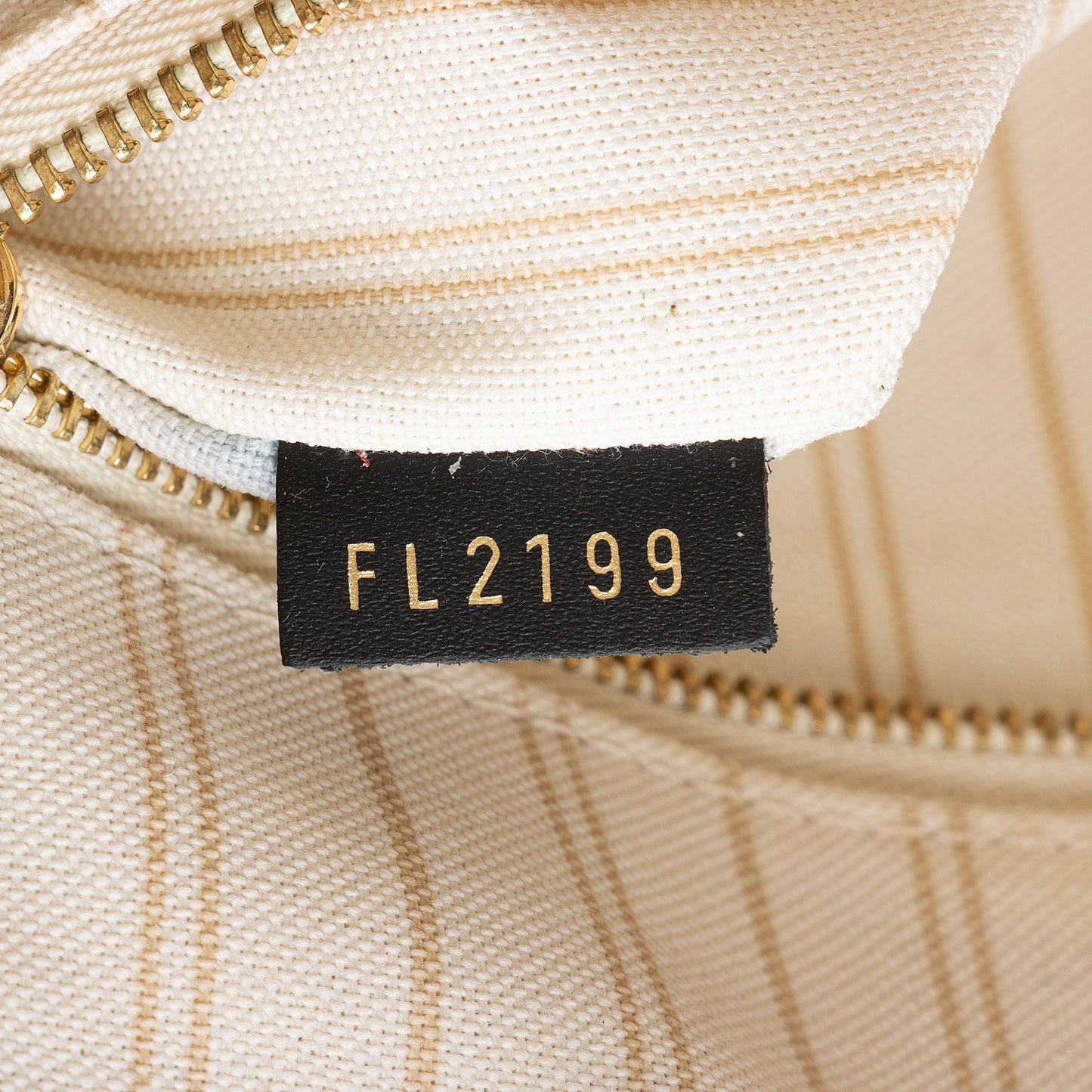 Louis Vuitton Giant Monogram Canvas Jungle Onthego GM Tote (SHF-MrFGqD)
