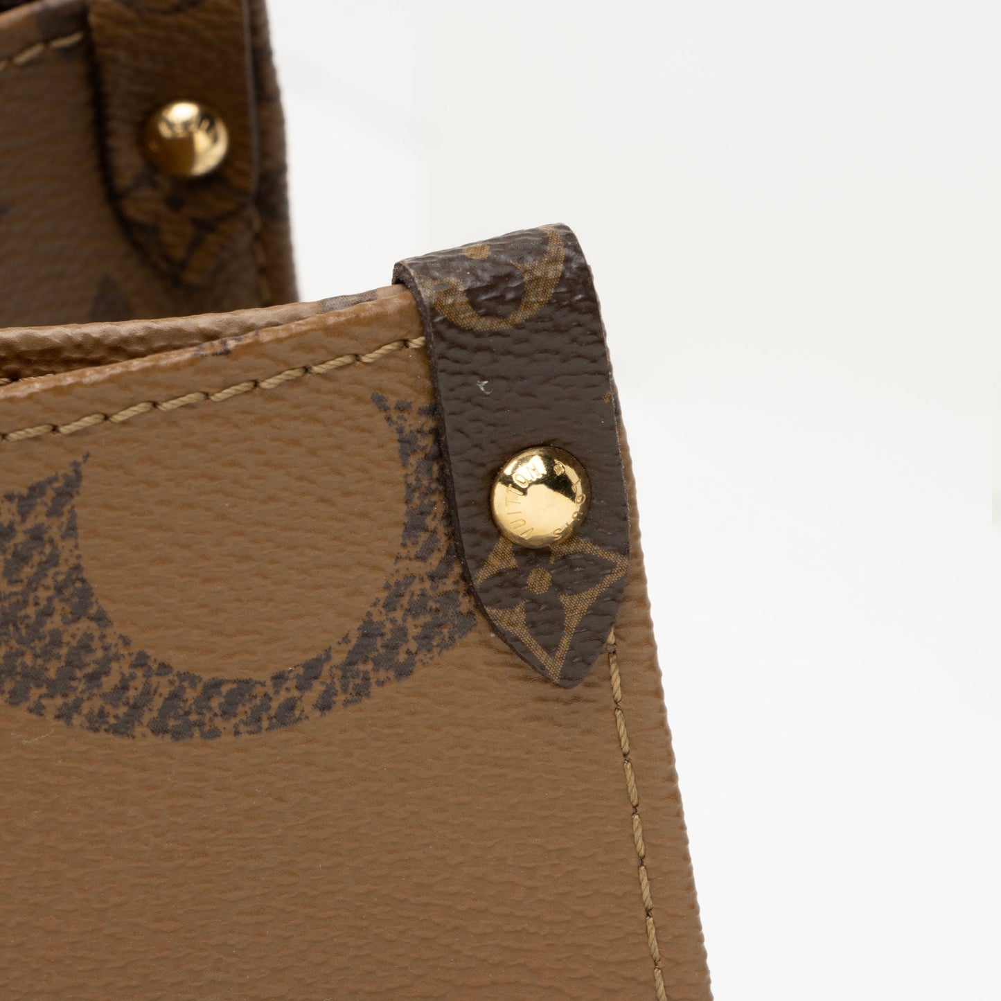 Louis Vuitton Giant Monogram Canvas Onthego MM Tote (SHF-tL87g4)