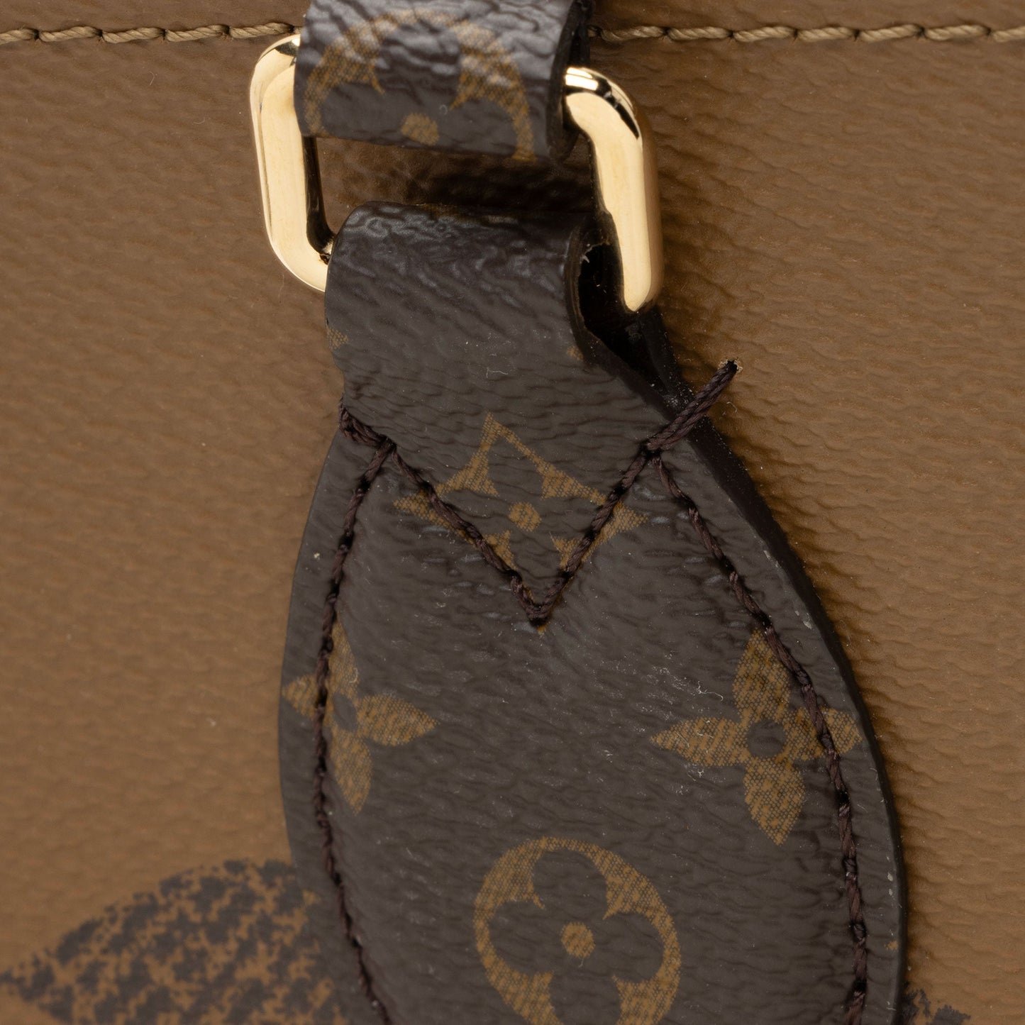 Louis Vuitton Giant Monogram Canvas Onthego MM Tote (SHF-tL87g4)