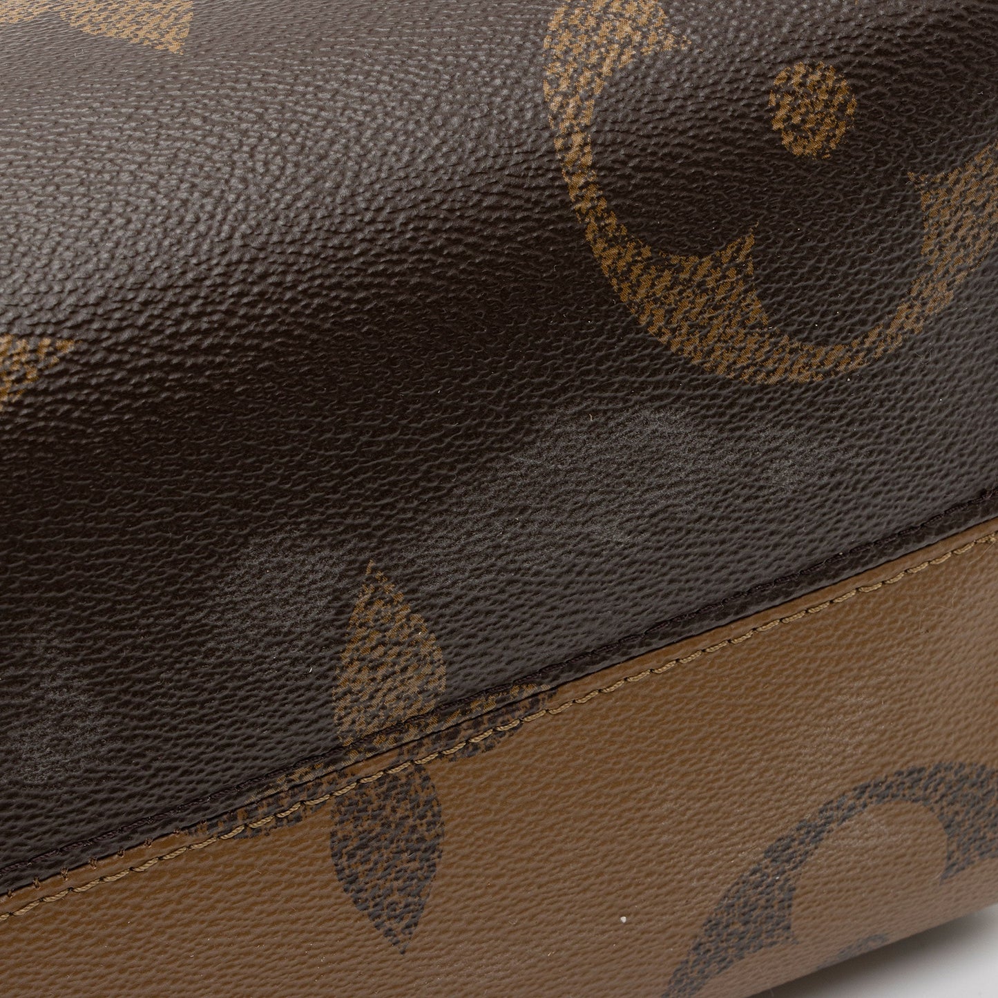 Louis Vuitton Giant Monogram Canvas Onthego MM Tote (SHF-tL87g4)