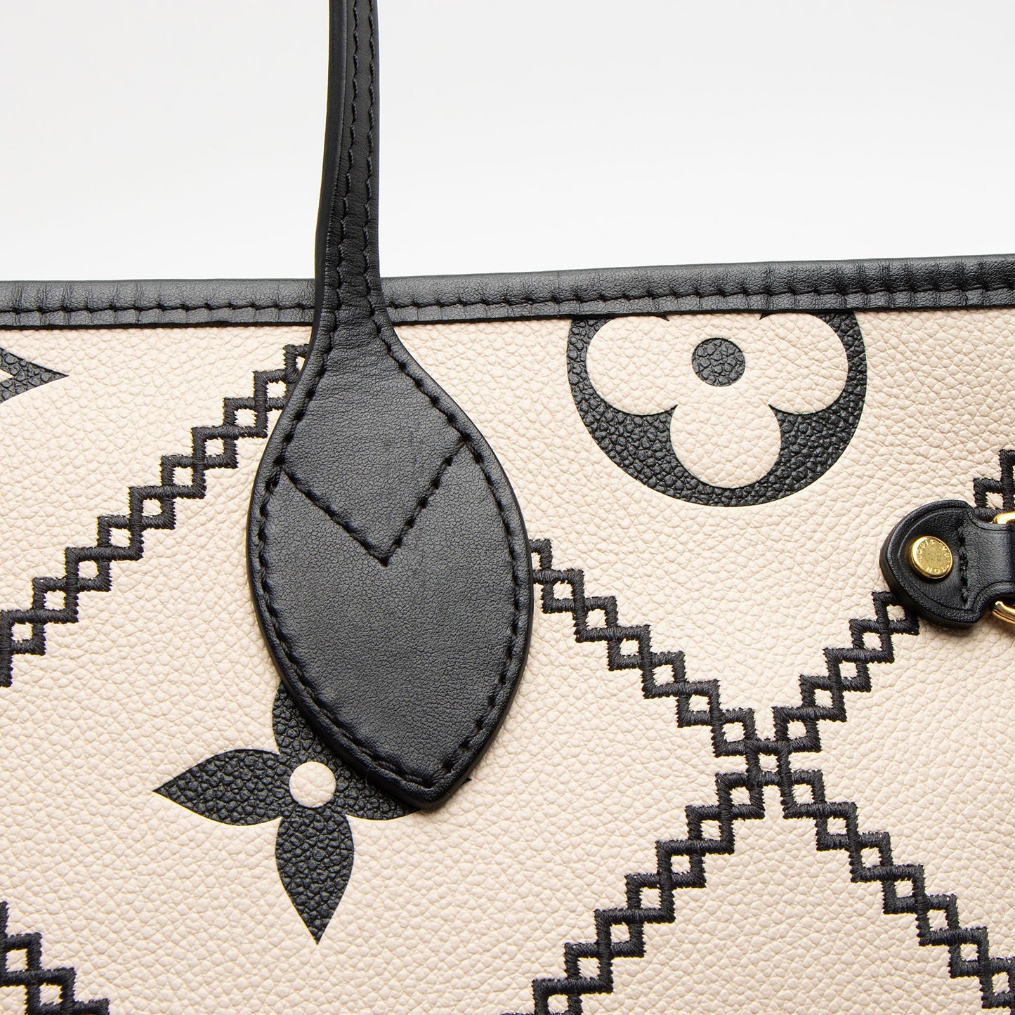 Louis Vuitton Giant Monogram Empreinte Broderies Neverfull MM Tote (SHF-seNj17)