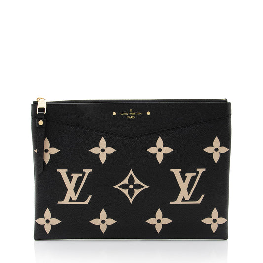 Louis Vuitton Giant Monogram Empreinte Daily Pouch (SHF-mZDtSZ)