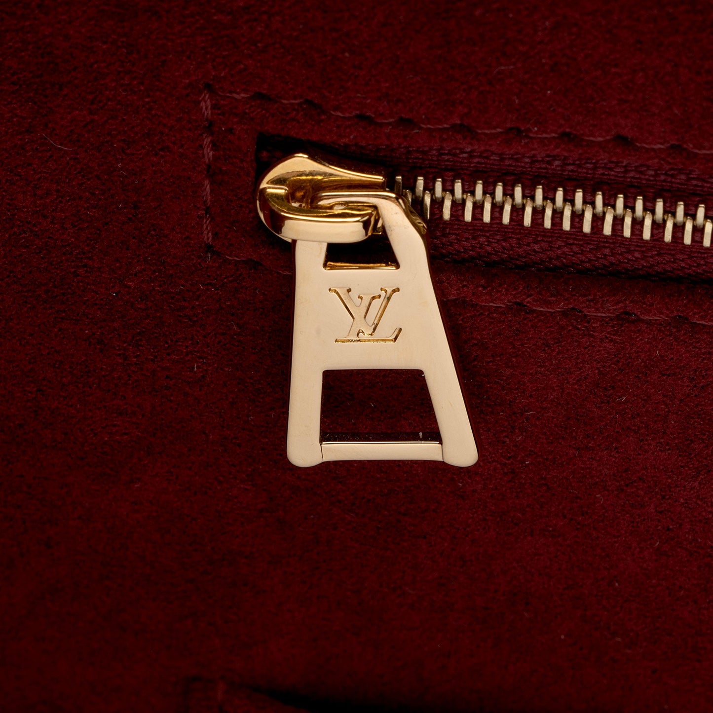 Louis Vuitton Giant Monogram Empreinte Onthego GM Tote (SHF-1X1Xth)