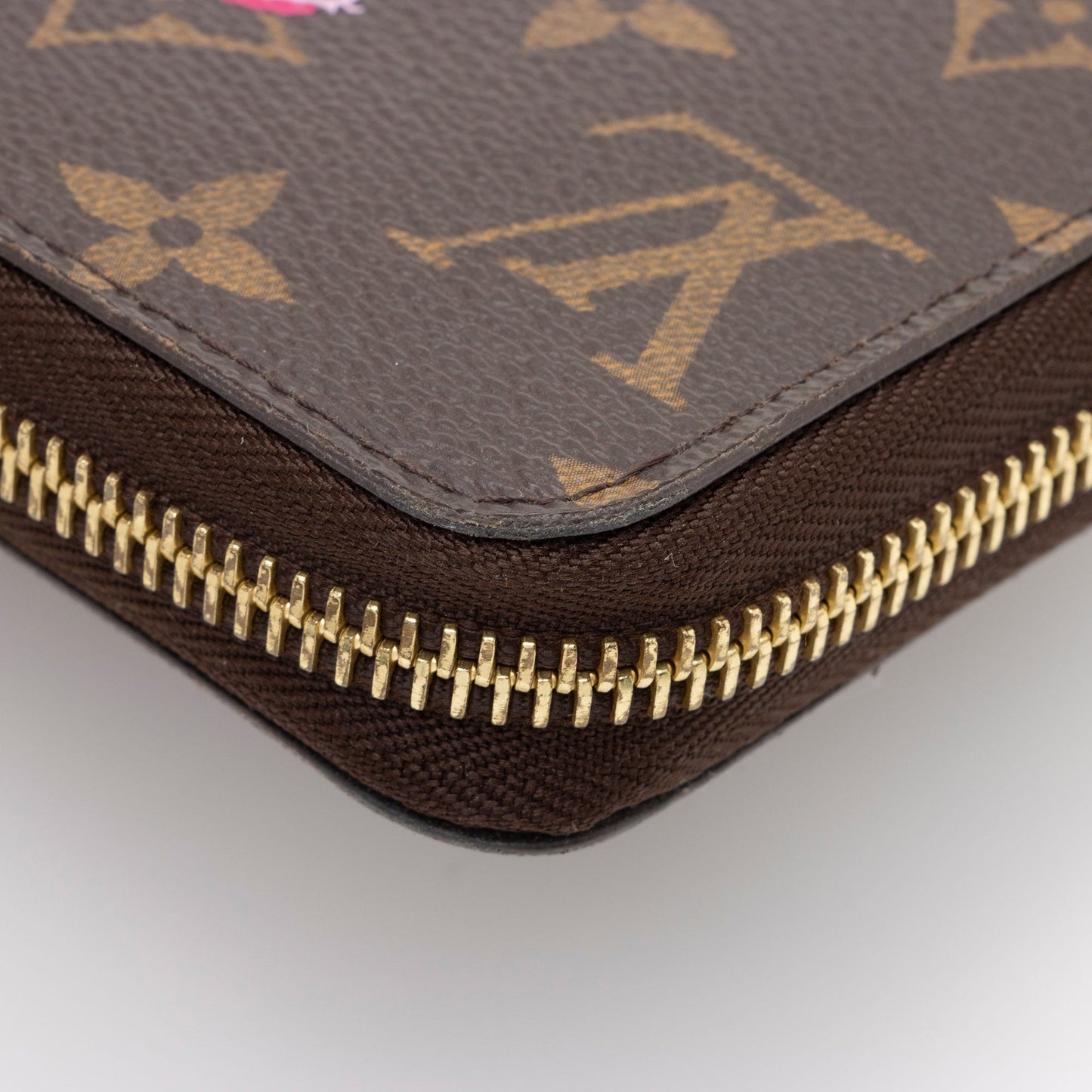 Louis Vuitton Limited Edition Monogram Canvas Animation Transatlantic Zippy Wallet (SHF-xi7jMF)