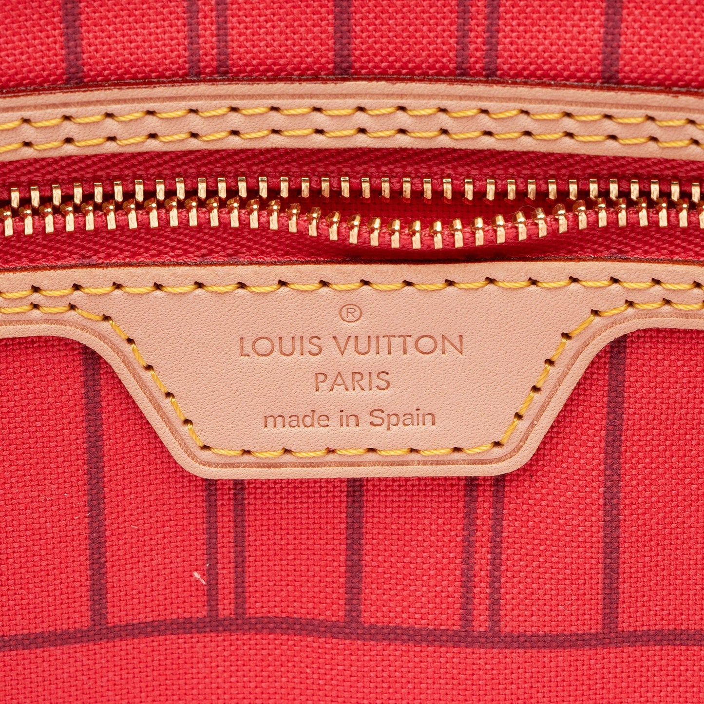 Louis Vuitton Limited Edition Monogram Canvas V Neverfull MM Tote (SHF-wHbFFj)