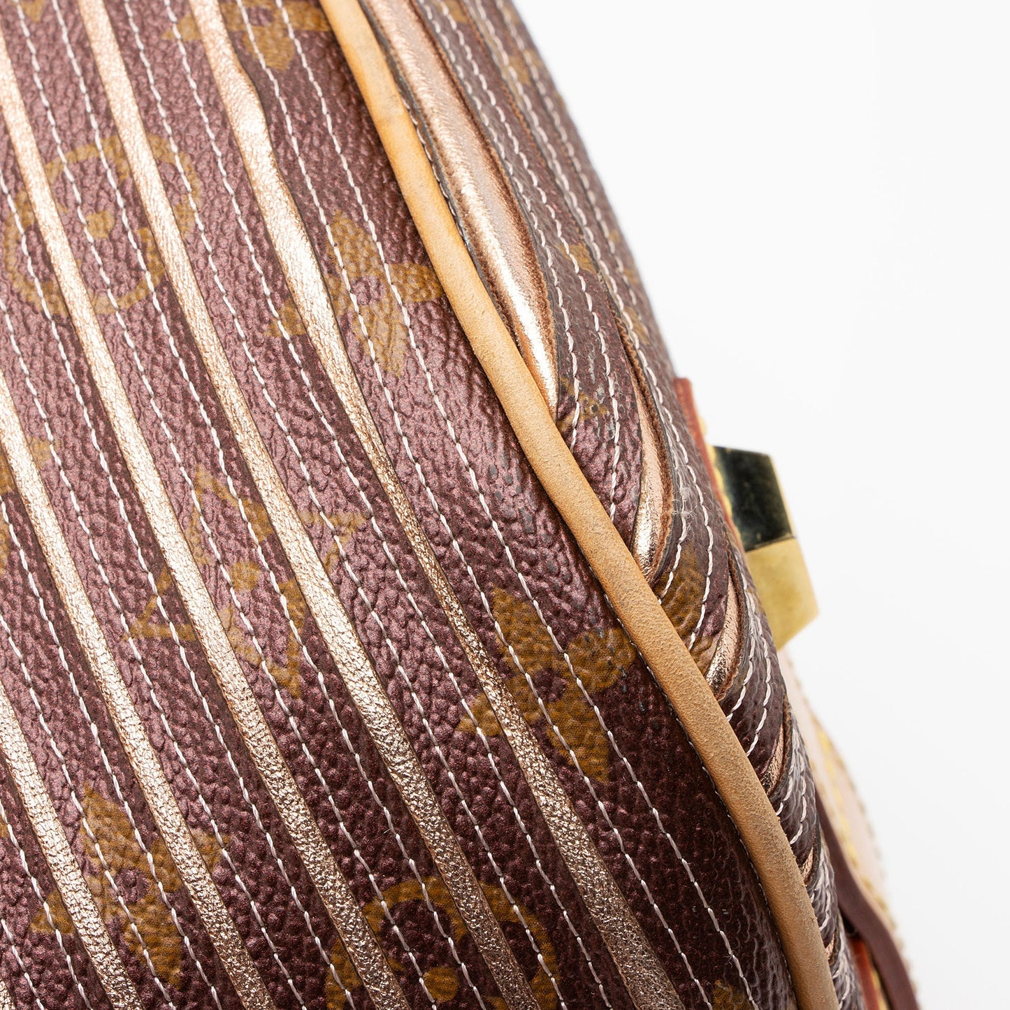 Louis Vuitton Limited Edition Monogram Eden Drawstring Satchel (SHF-s9Aun7)