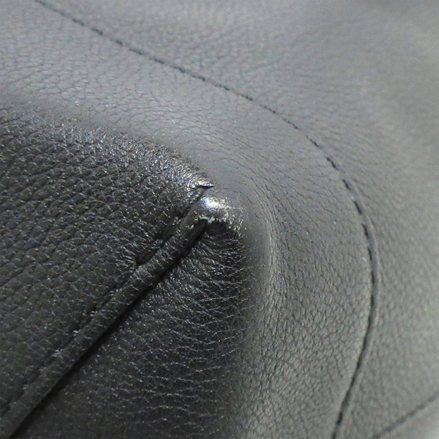 Louis Vuitton LockMe Backpack (SHG-eoDN7A)