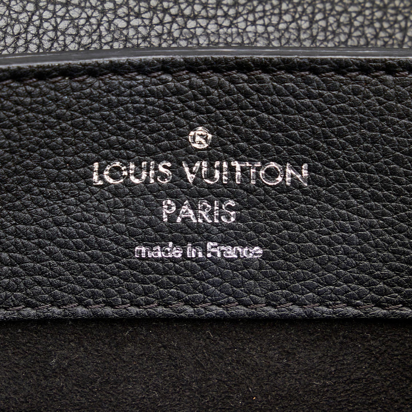 Louis Vuitton LockMe Backpack (SHG-eaze6Y)