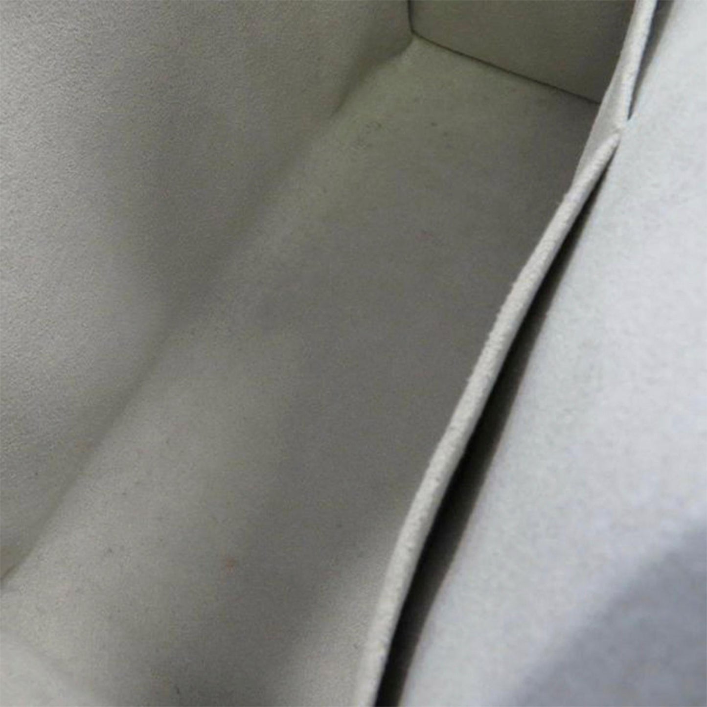 Louis Vuitton Lockme Tote PM (SHG-Z7oBGc)