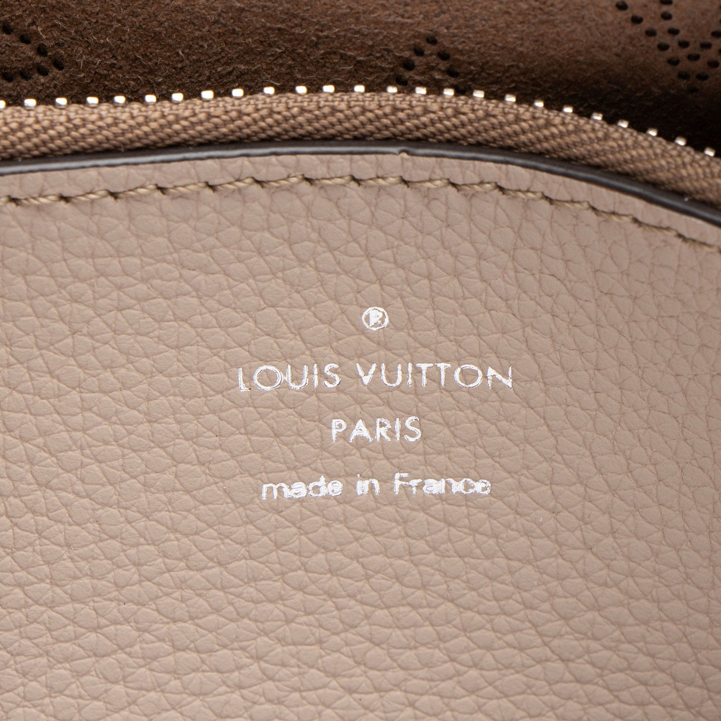 Louis Vuitton Mahina Leather Bella Tote (SHF-dwGlqZ)